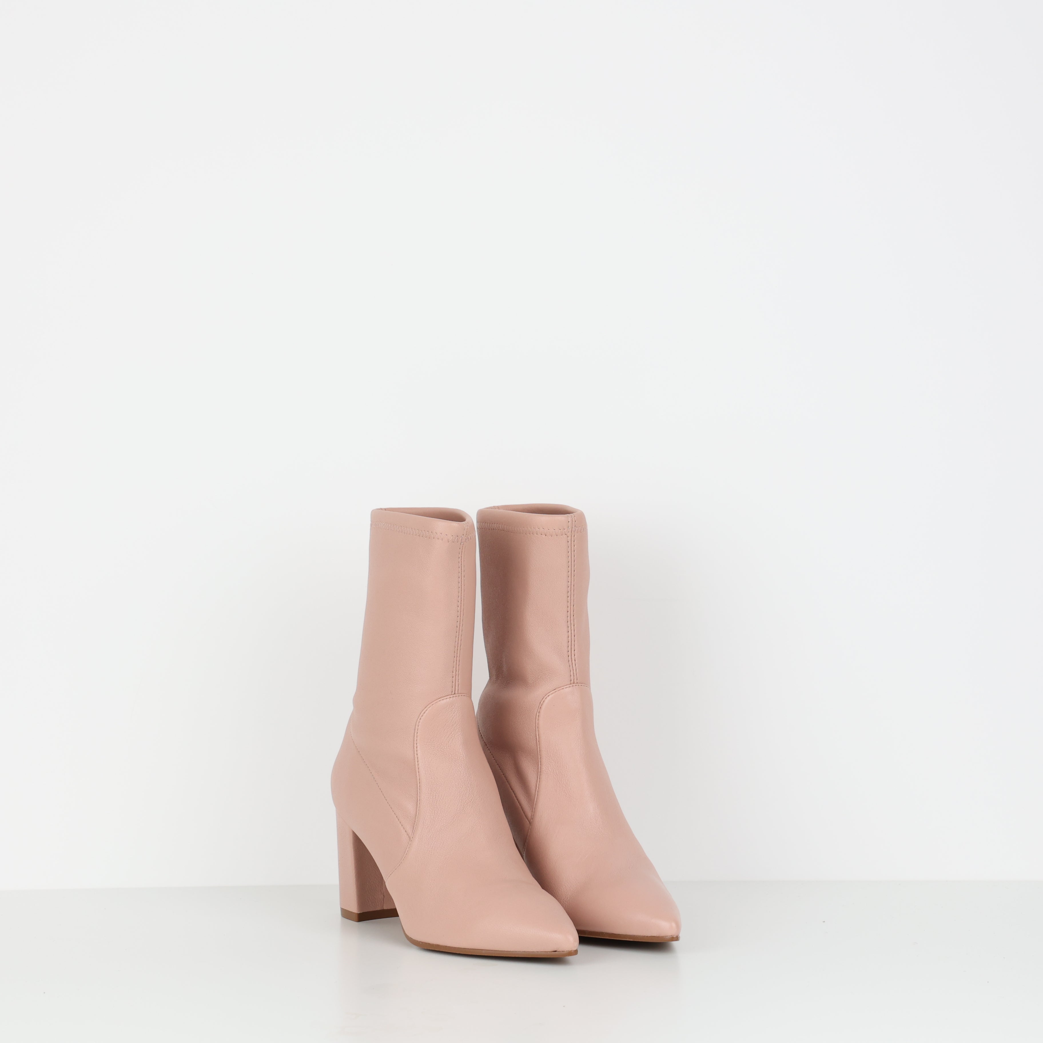 Boots , Shoe Size 37