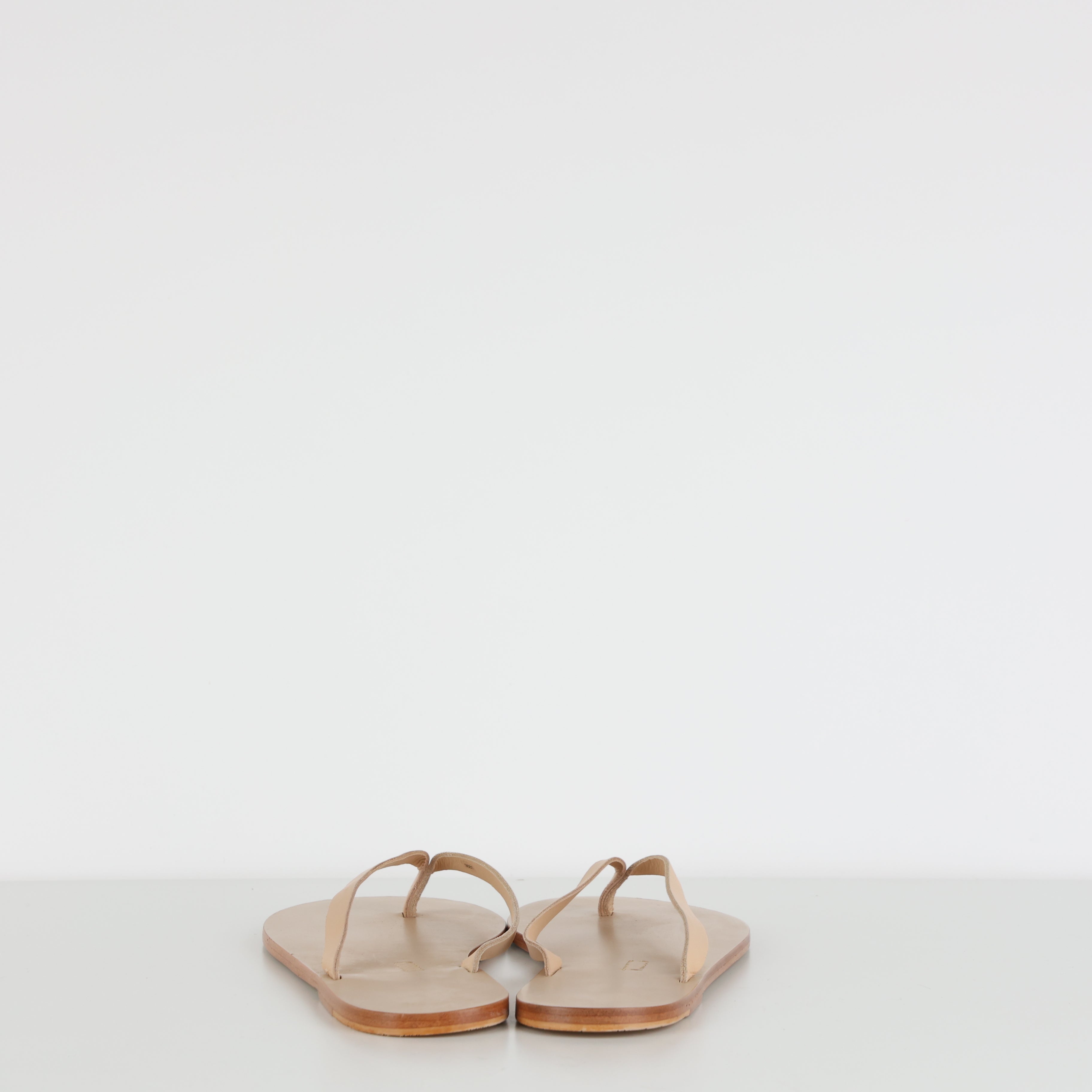 Flats, (UK Size 8) EUR 42