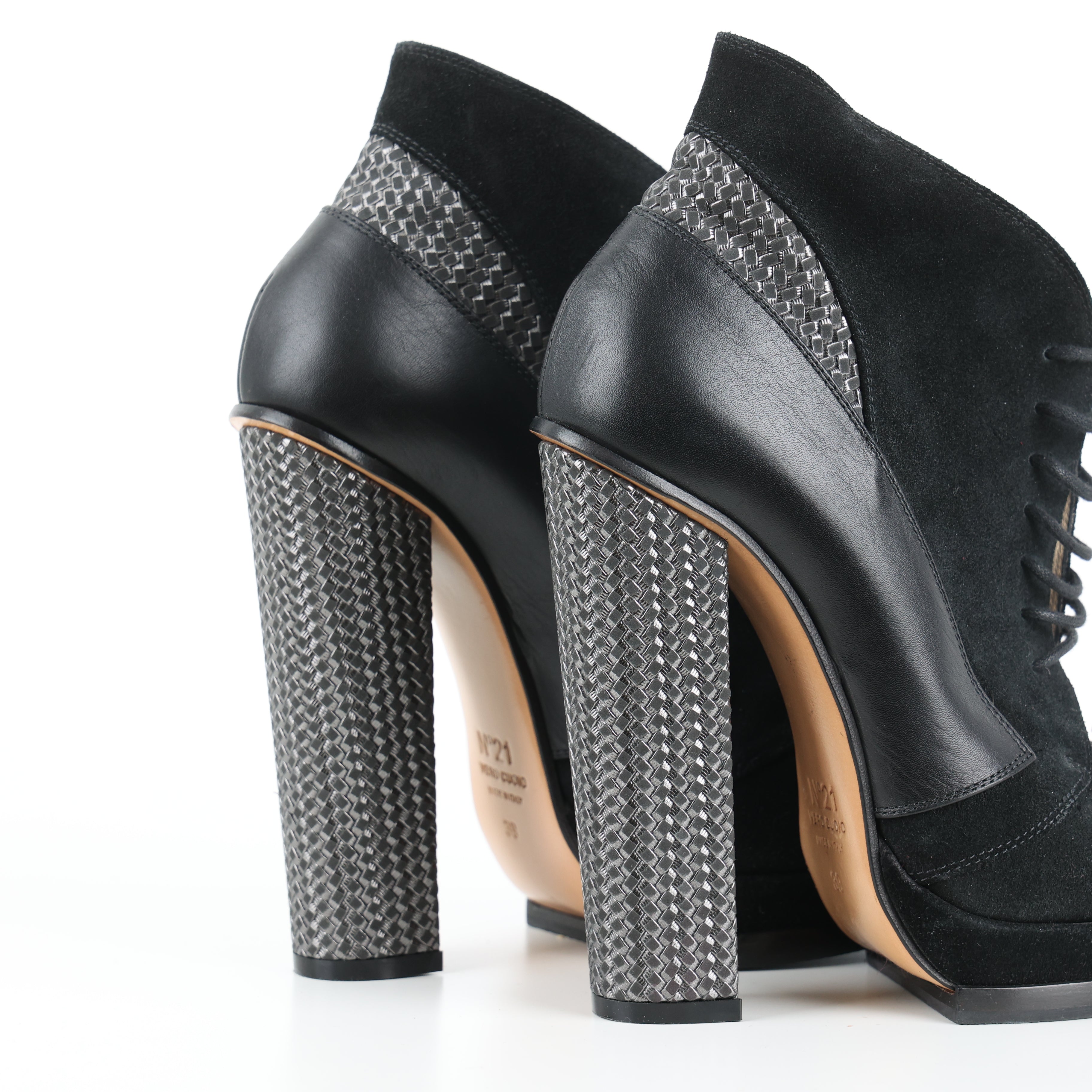 Boots , Shoe Size 39