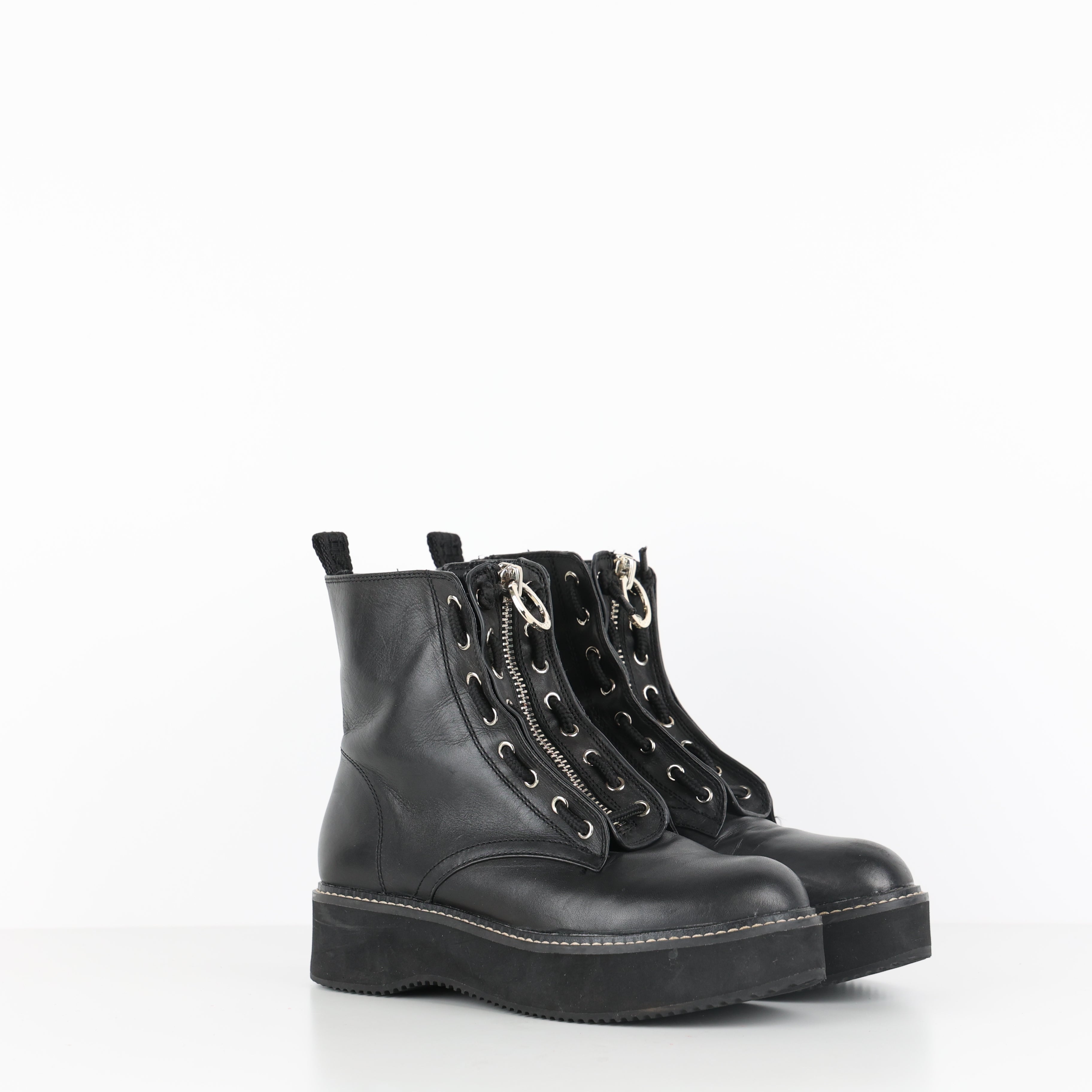 Boots , Shoe Size 38