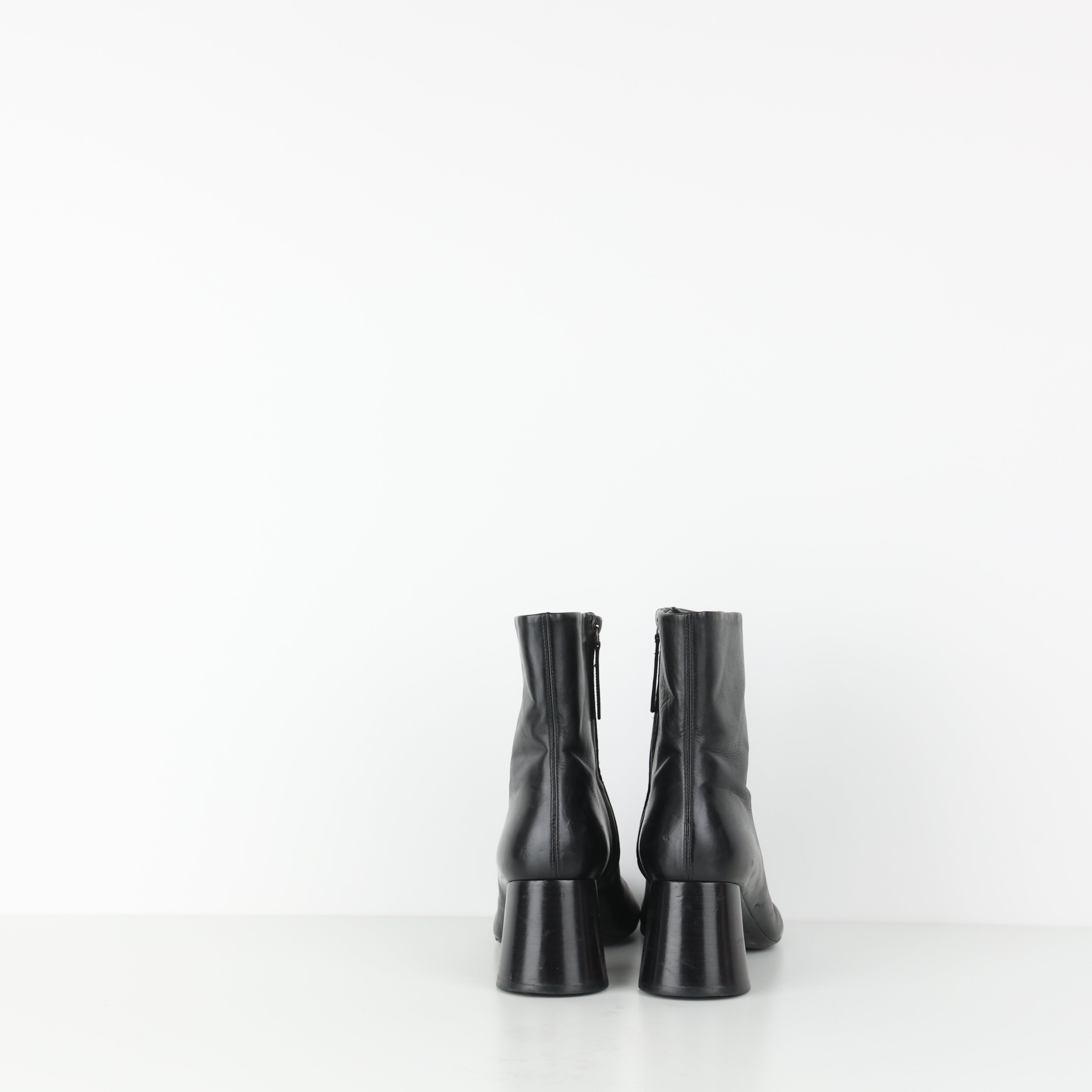 Boots , Shoe Size 39