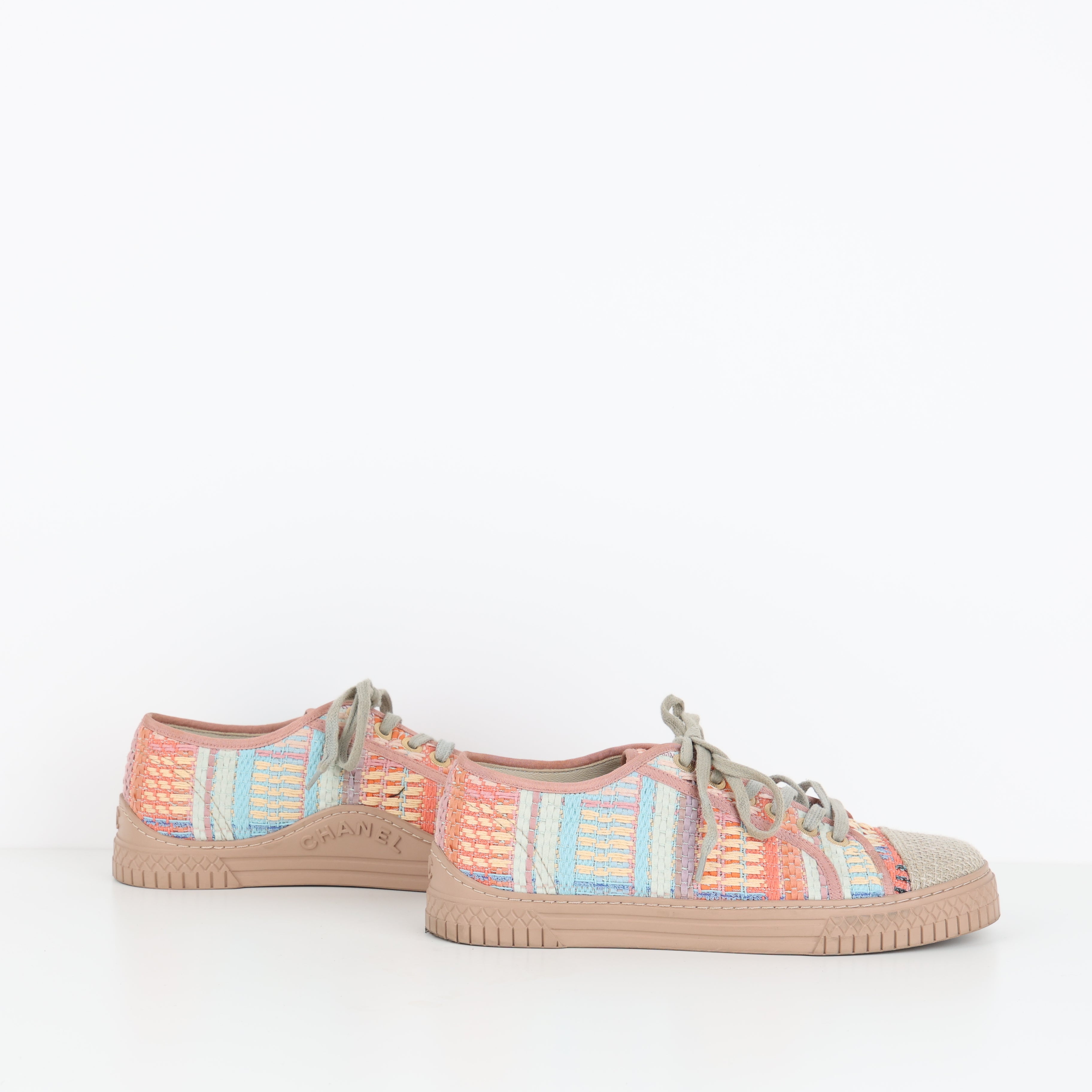 Trainers , Shoe Size 39