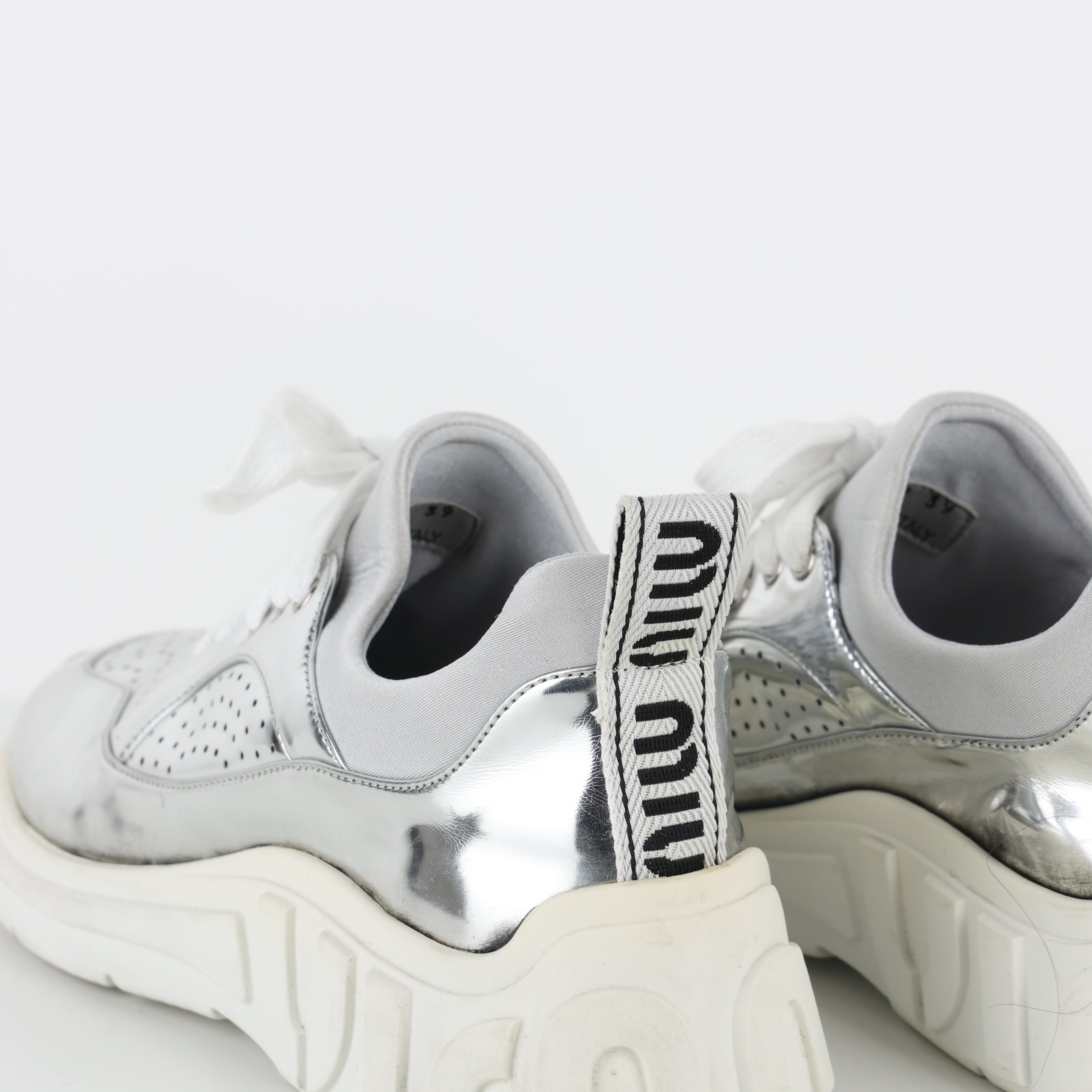 Trainers , Shoe Size 39