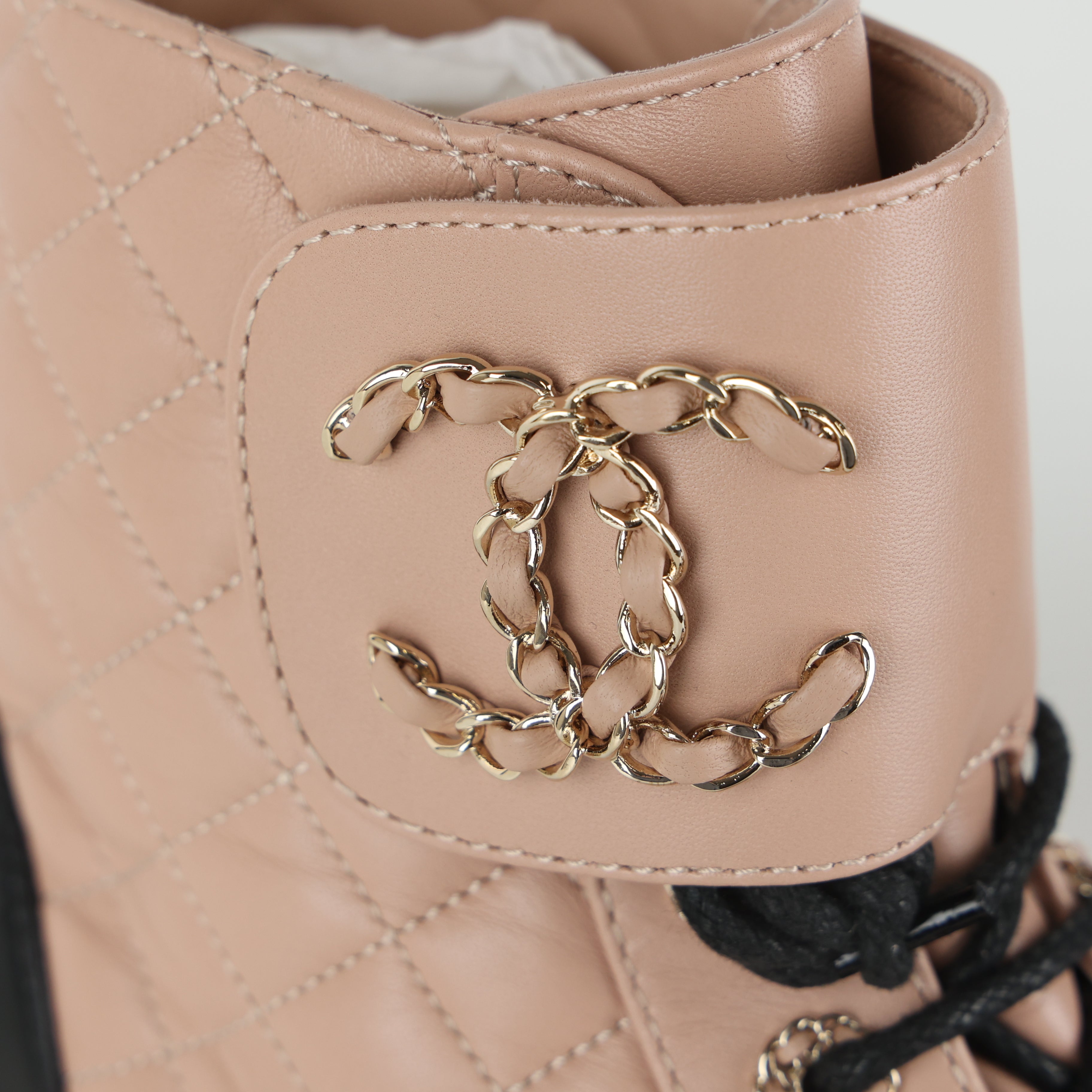 Boots , Shoe Size 37