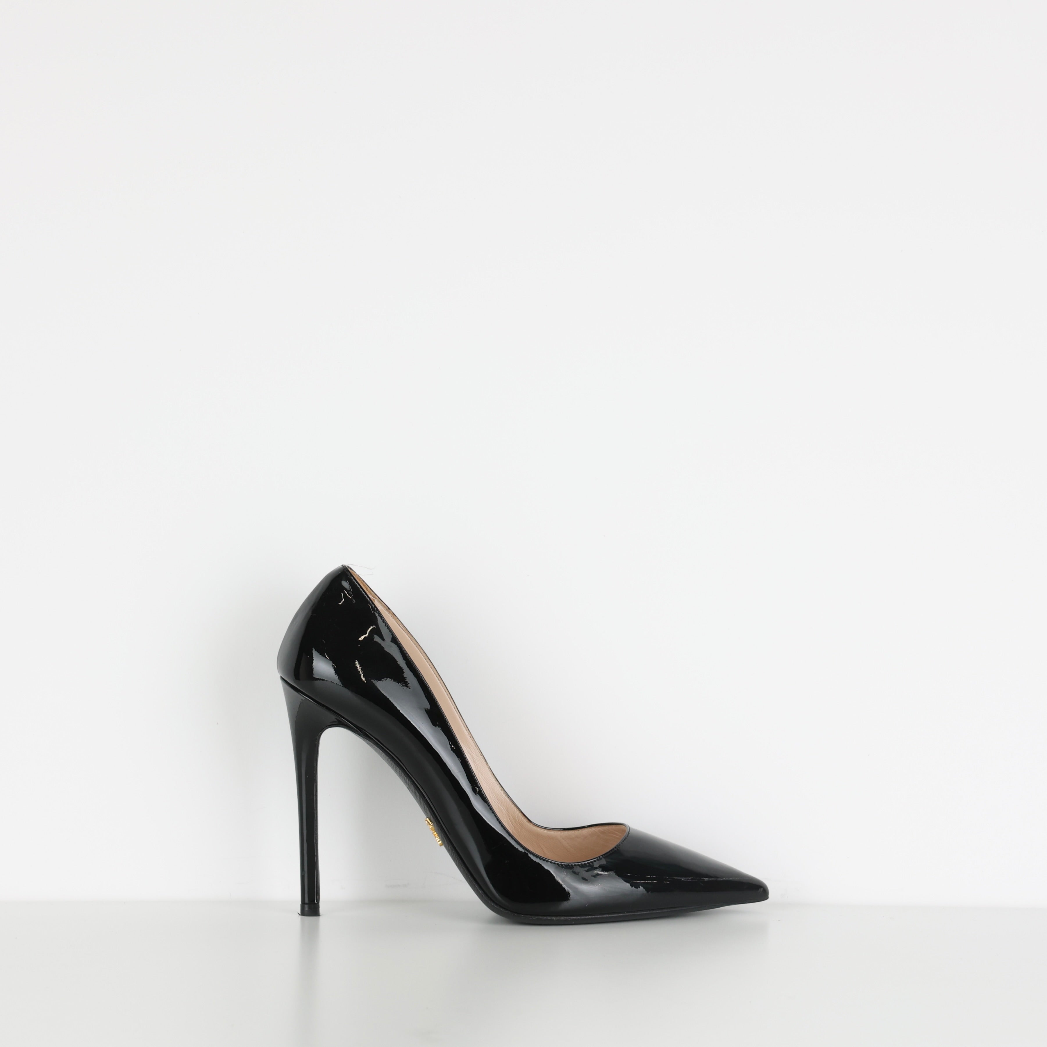 Heels , Shoe Size 39
