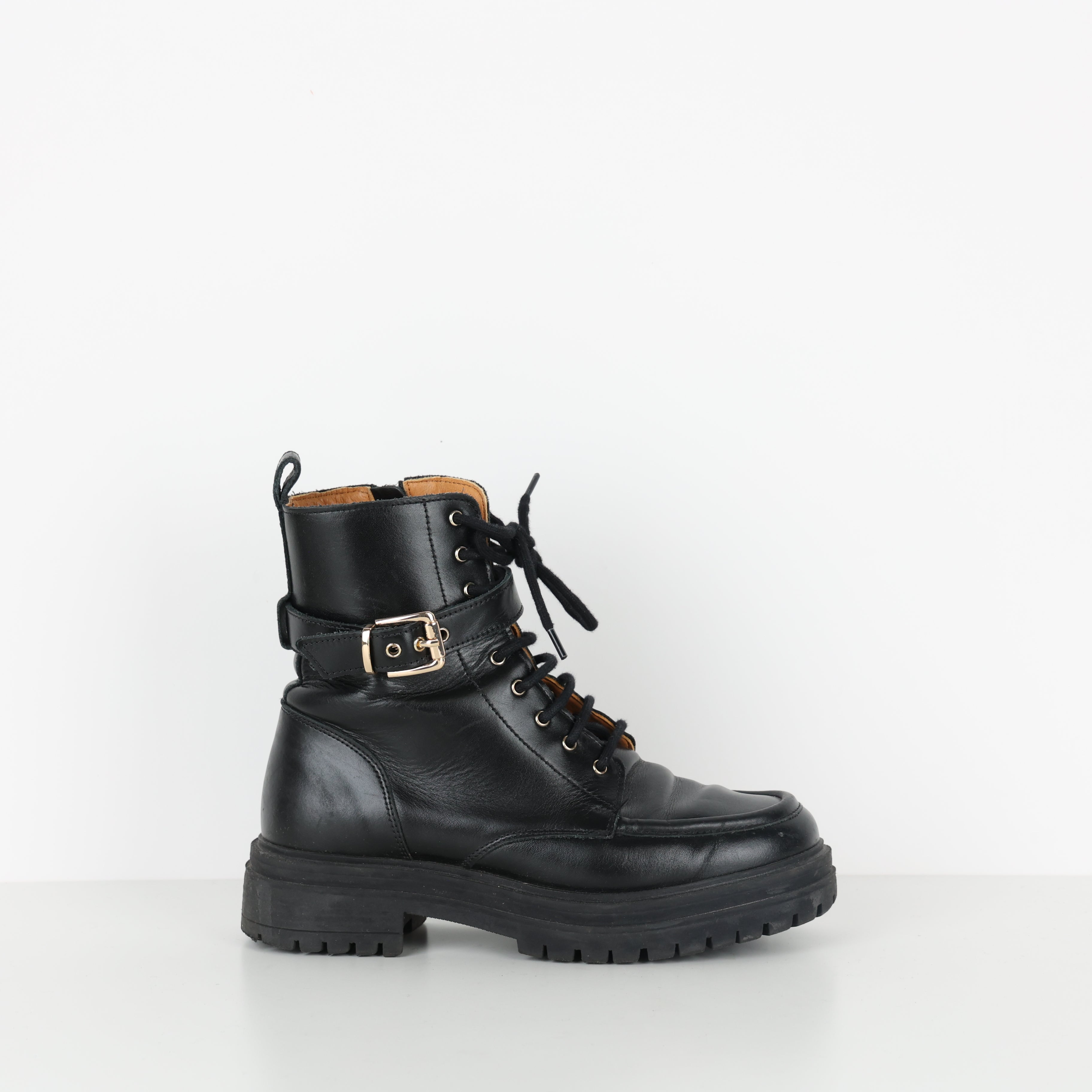 Boots , Shoe Size 38