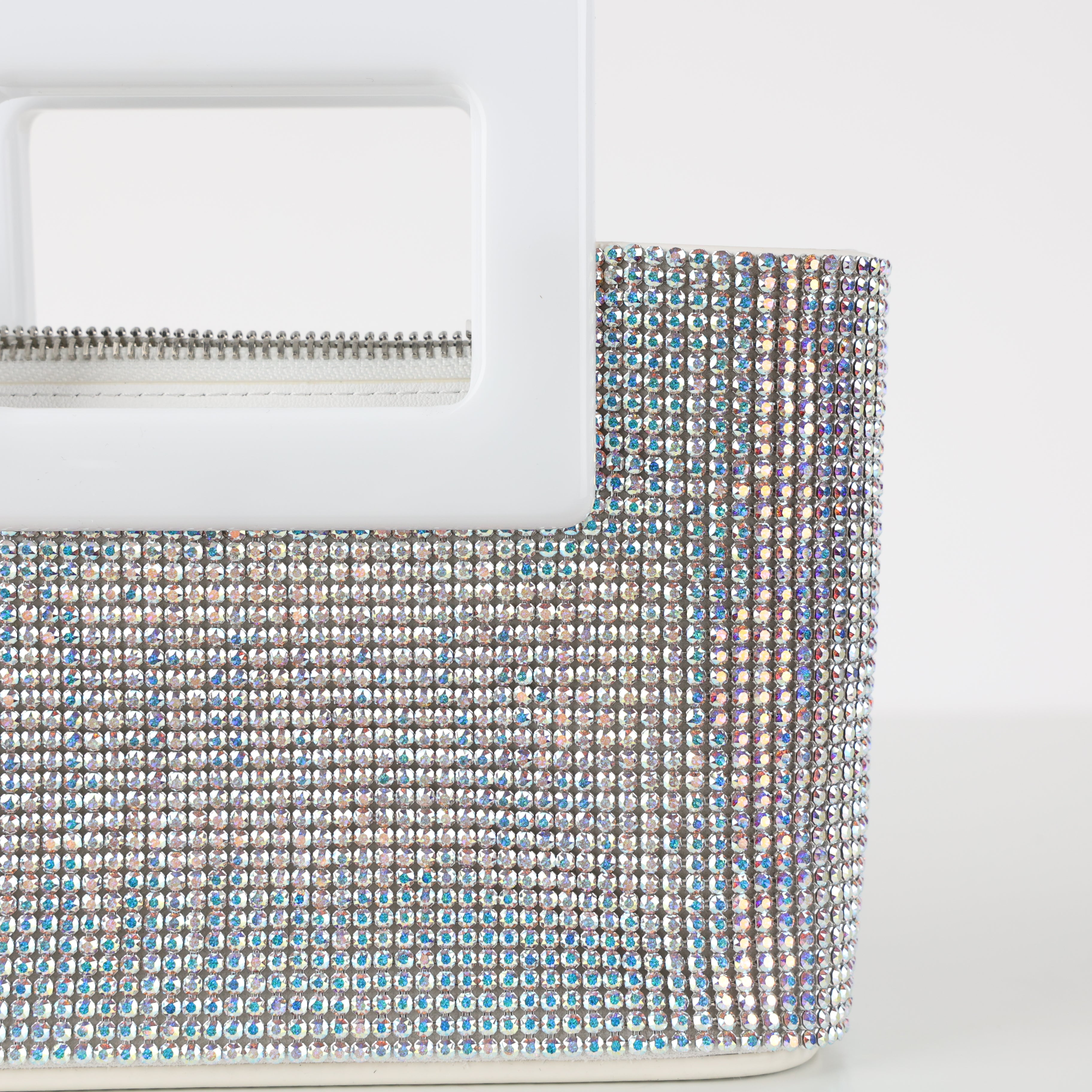 Marina Raphael X Evangelie Smyrniotaki, Clutch
