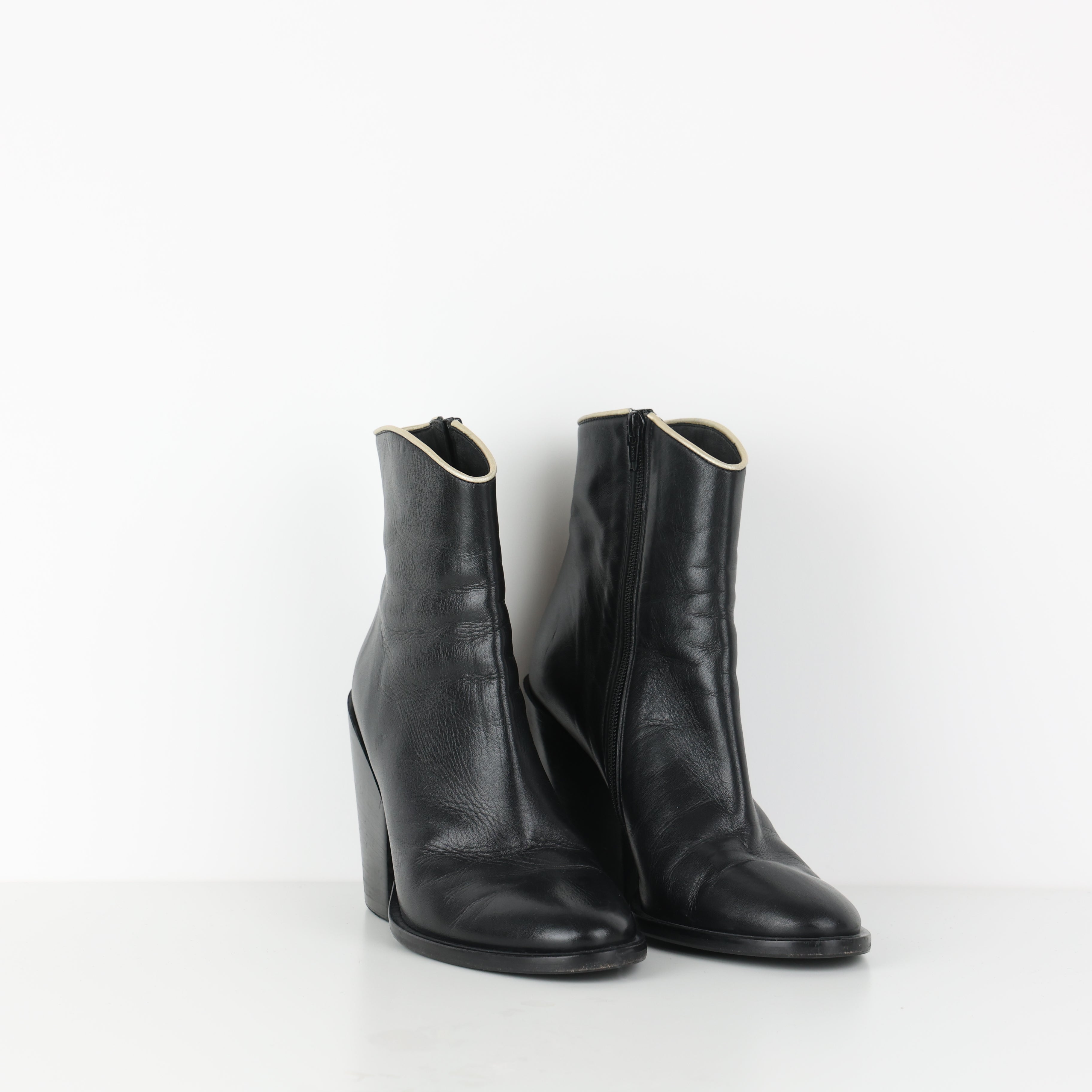 Boots , Shoe Size 39.5