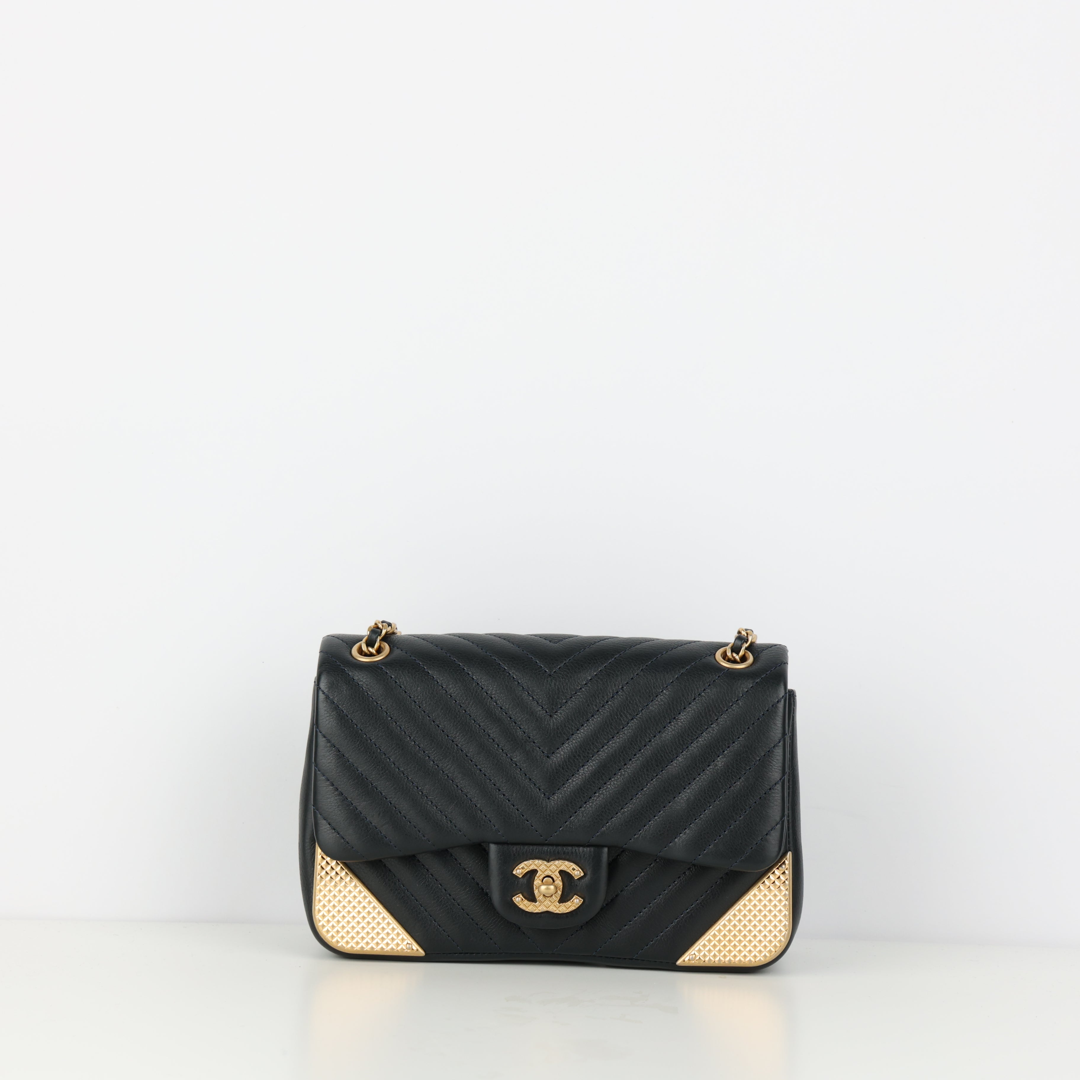Chanel, Rock The Corner Bag