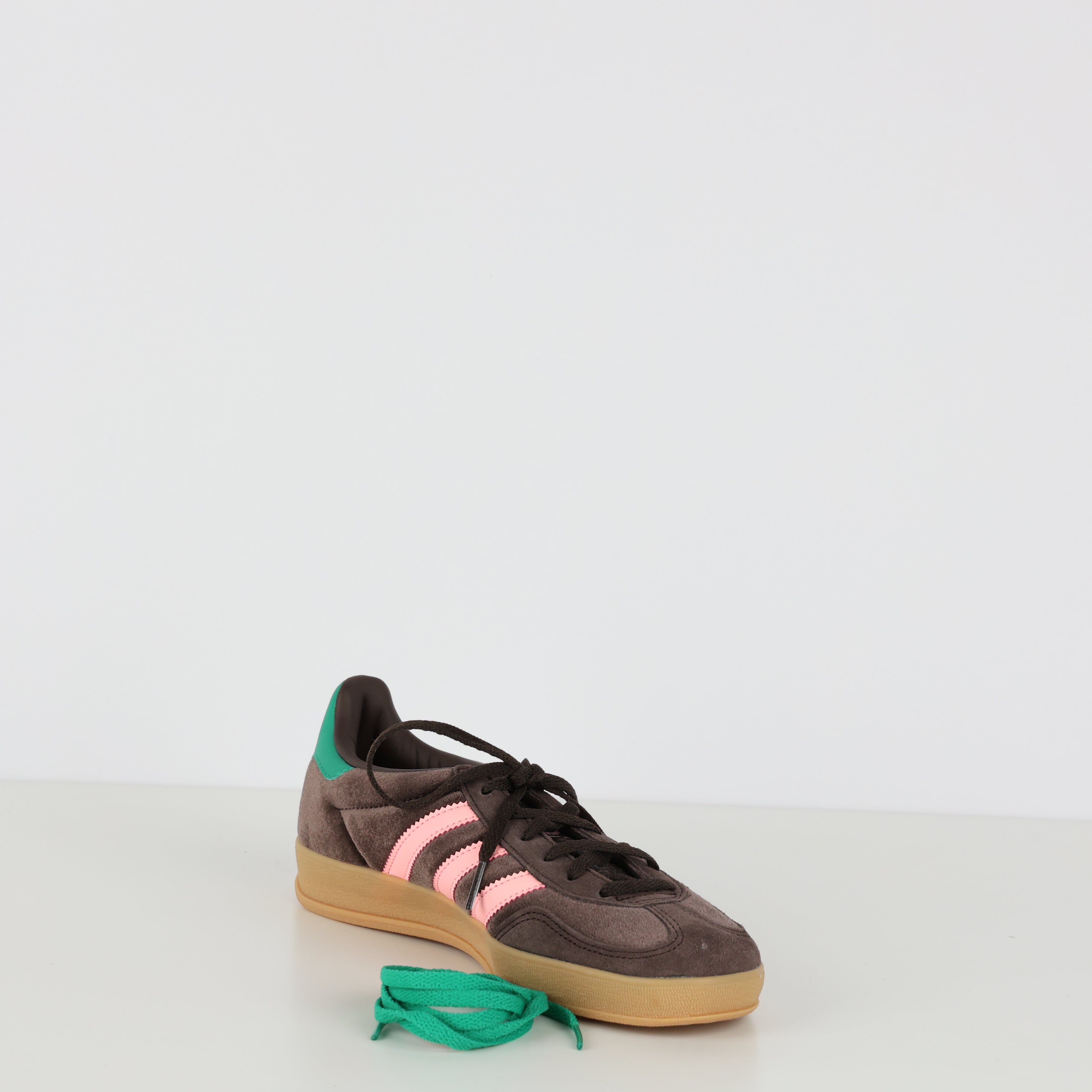 Trainers , Shoe Size 37.5