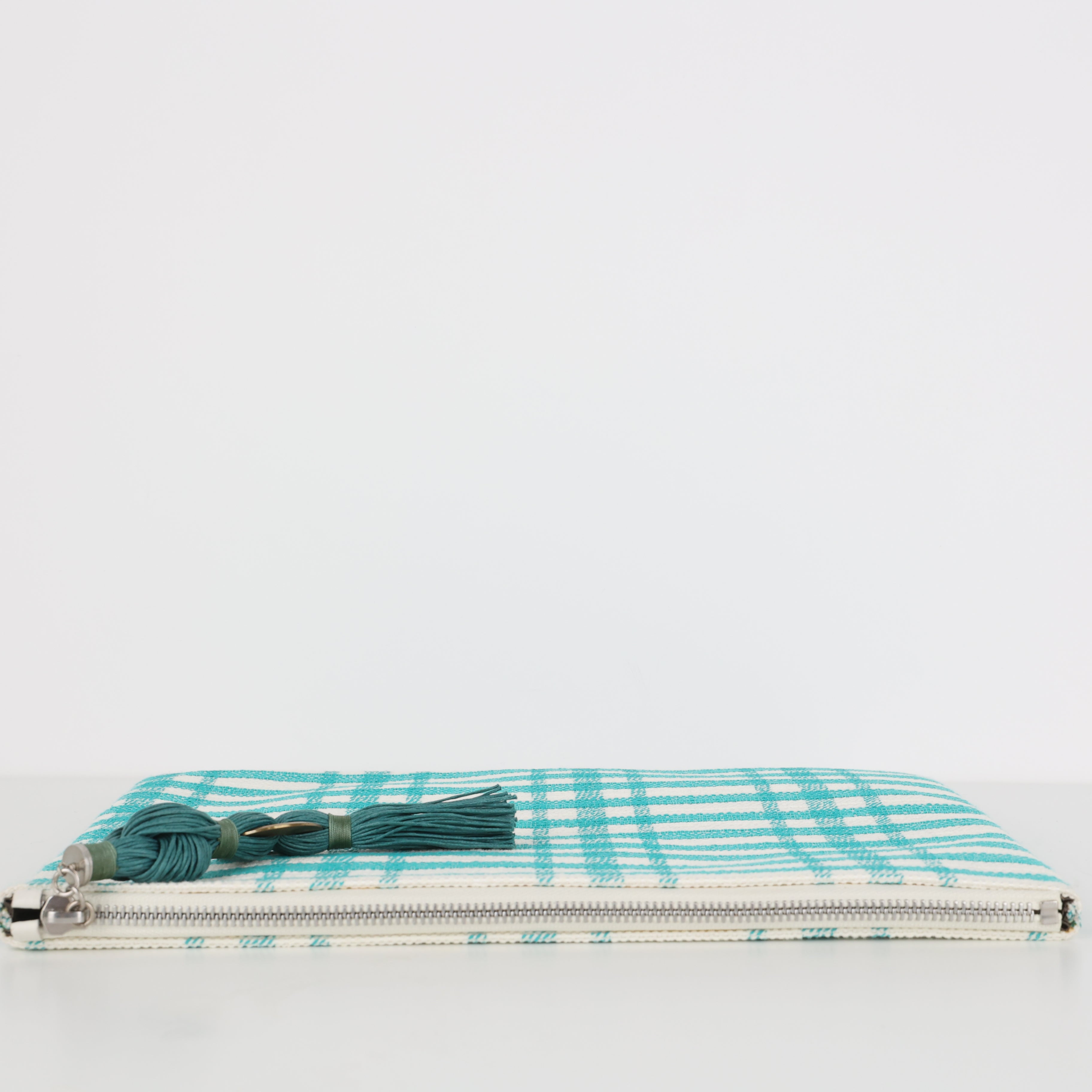 Misela Istanbul, Clutch