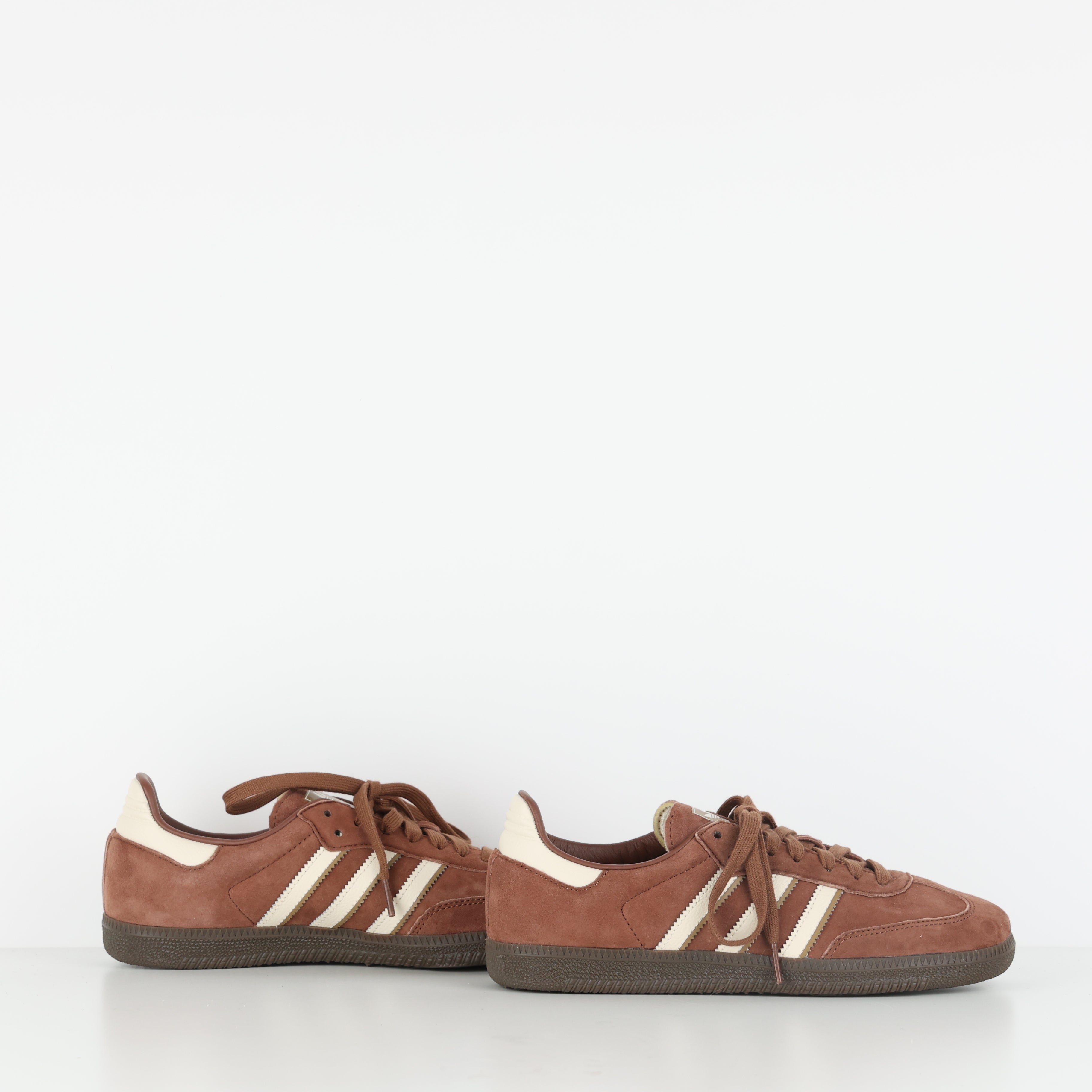 Trainers , Shoe Size 39