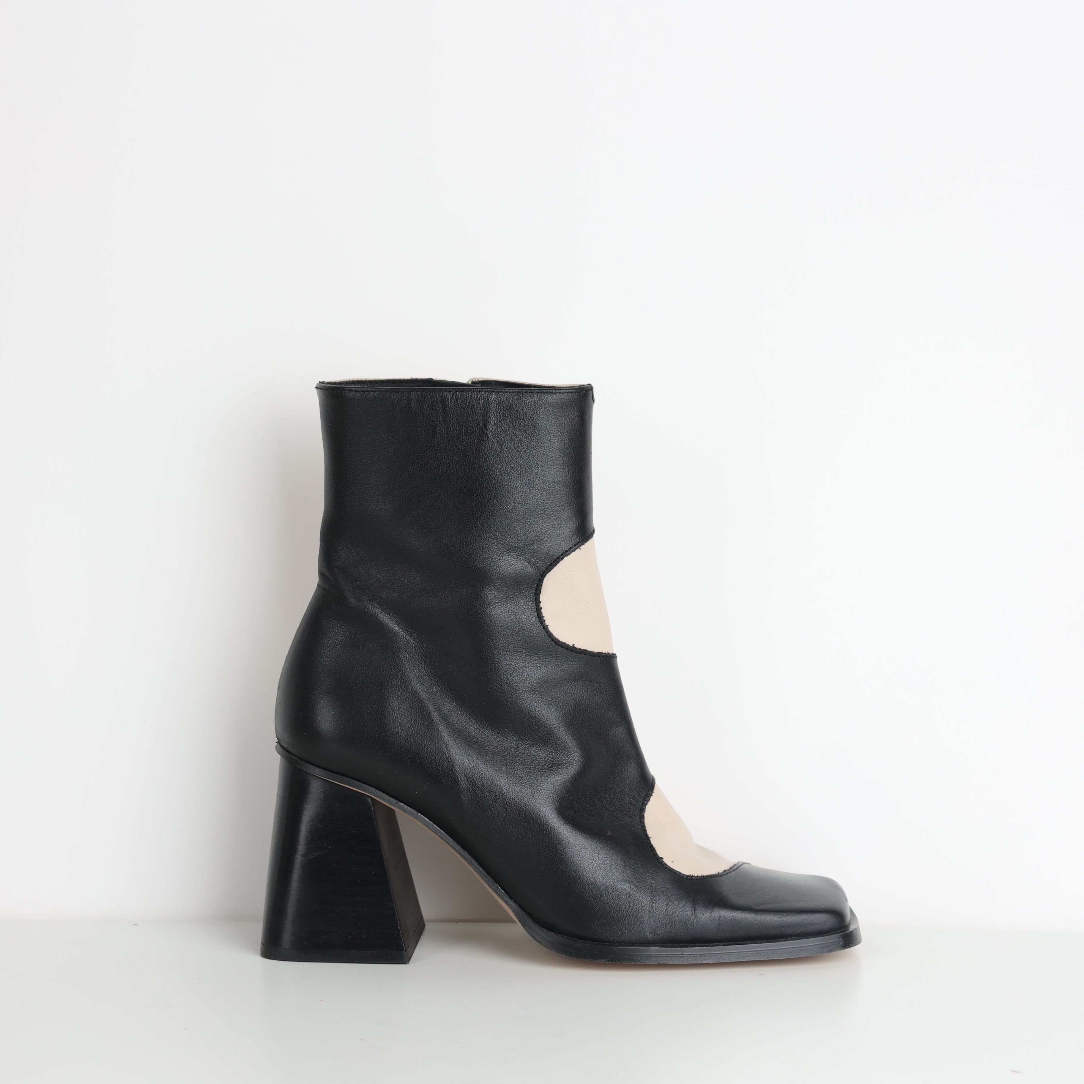 Boots , Shoe Size 37