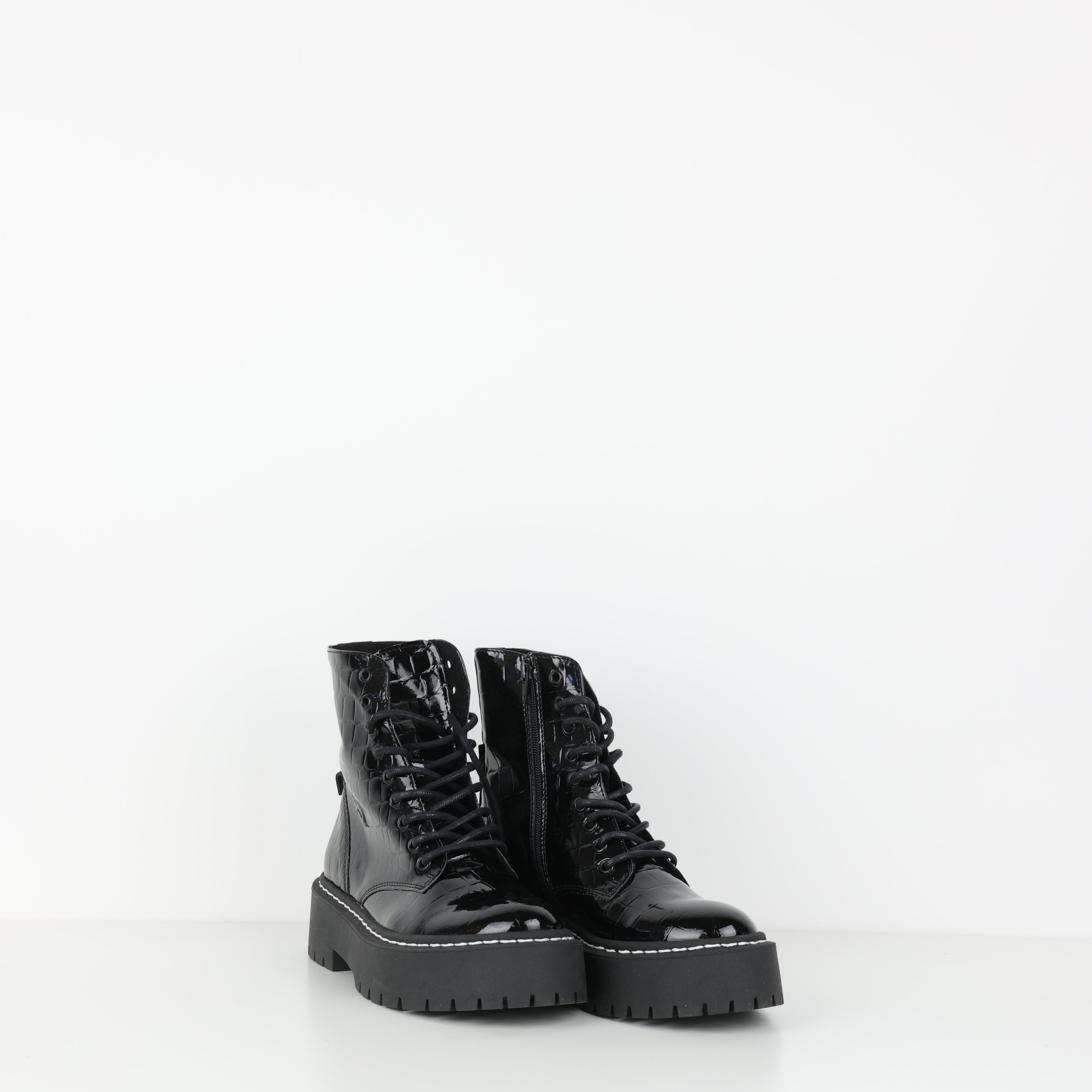 Boots , Shoe Size 37