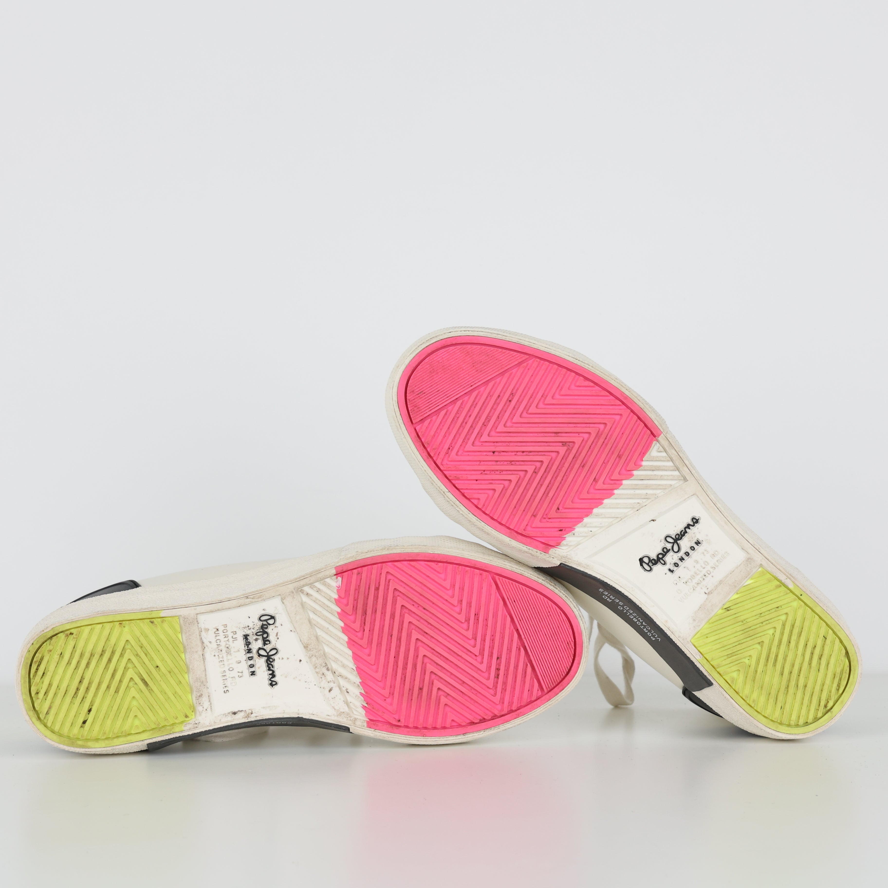 Trainers , Shoe Size 40
