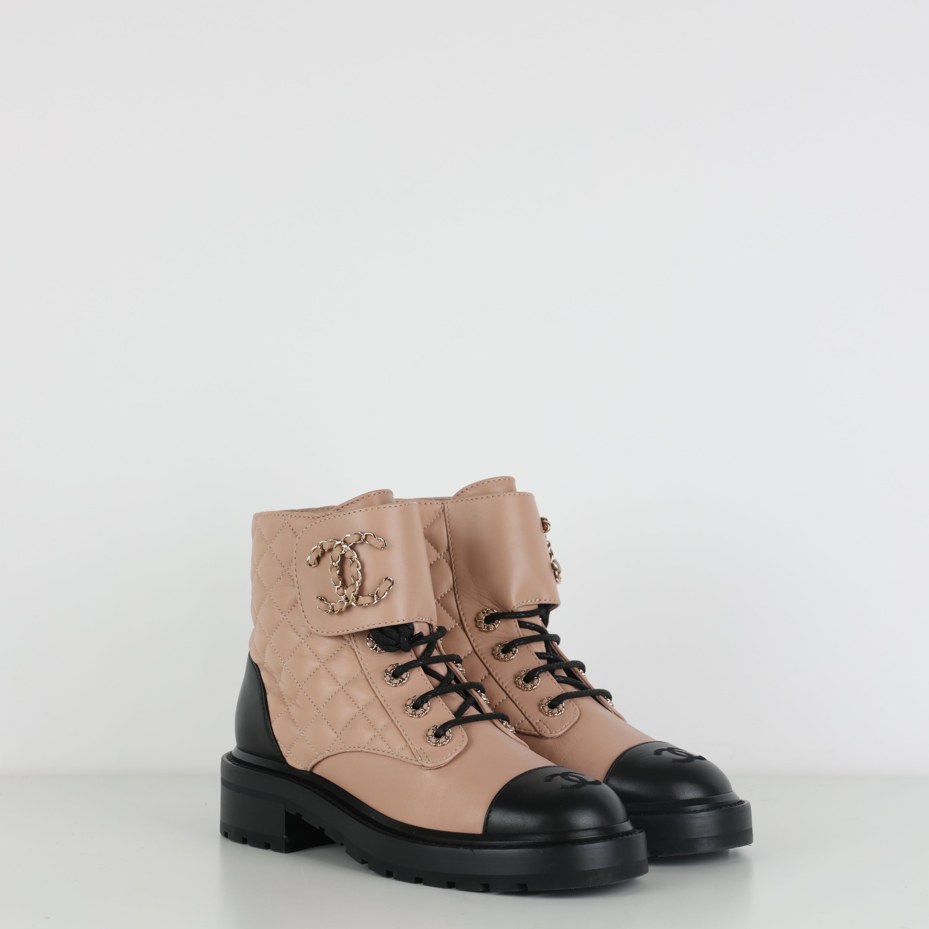 Boots , Shoe Size 37