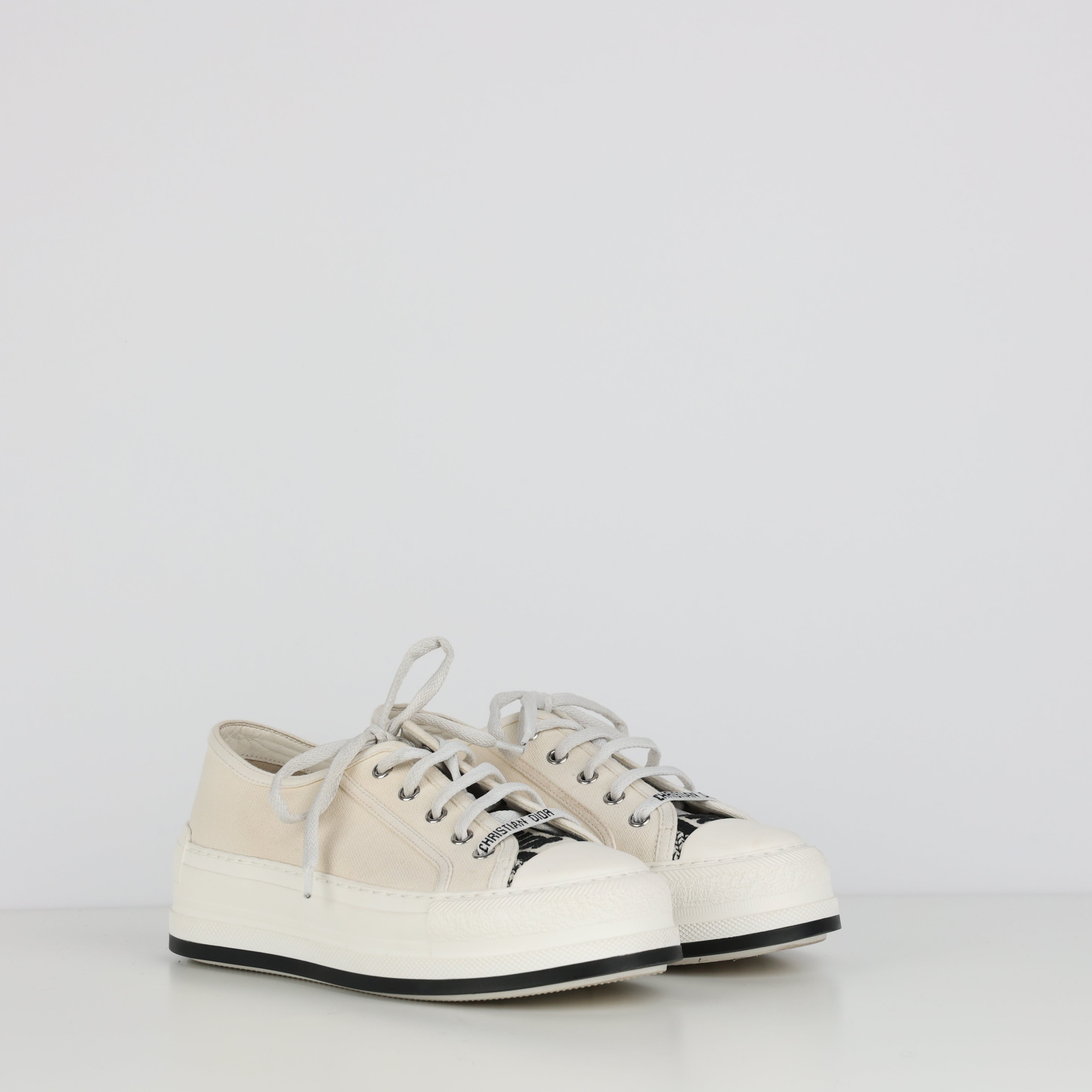Trainers , Shoe Size 37