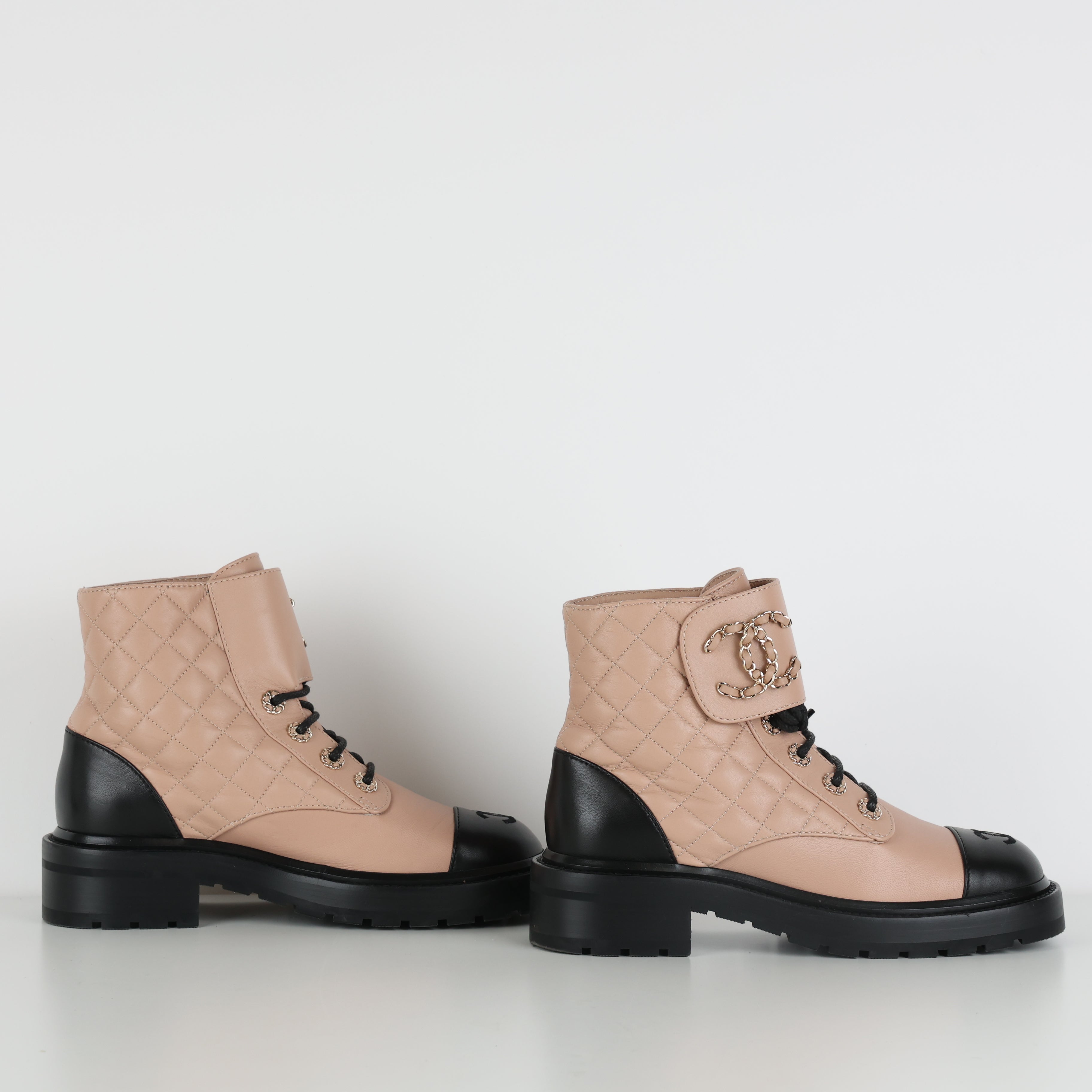 Boots , Shoe Size 37