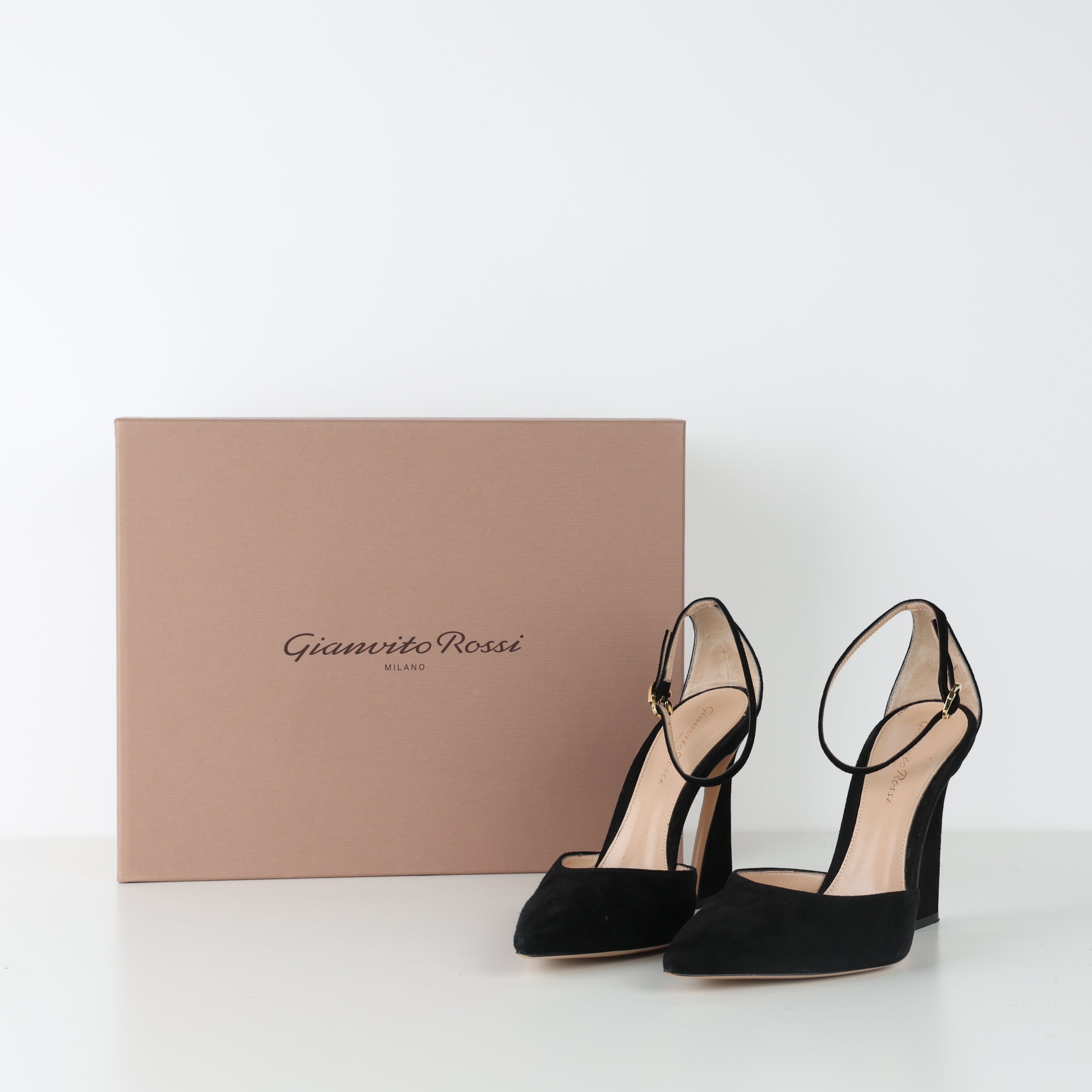 Heels , Shoe Size 38