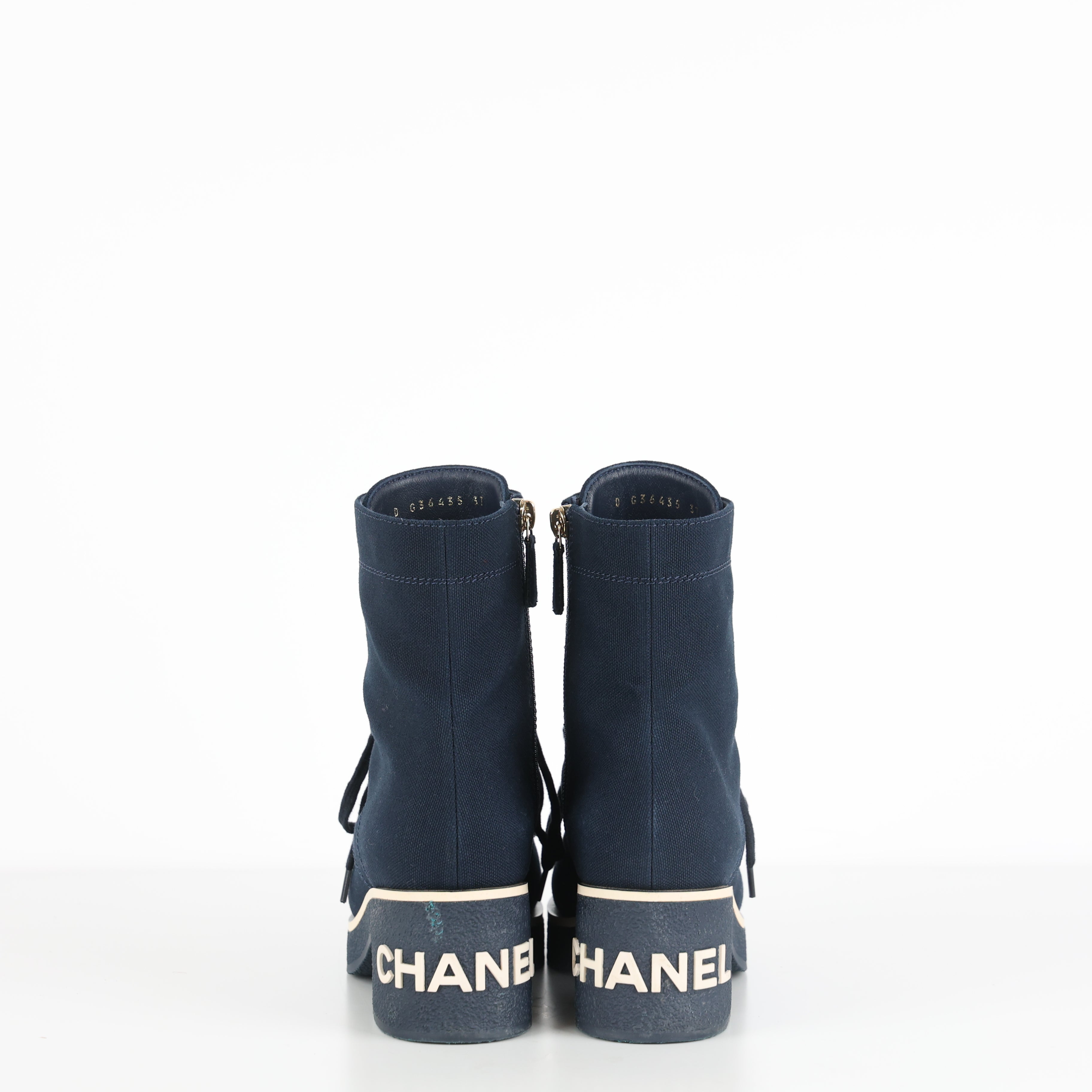 Boots , Shoe Size 37