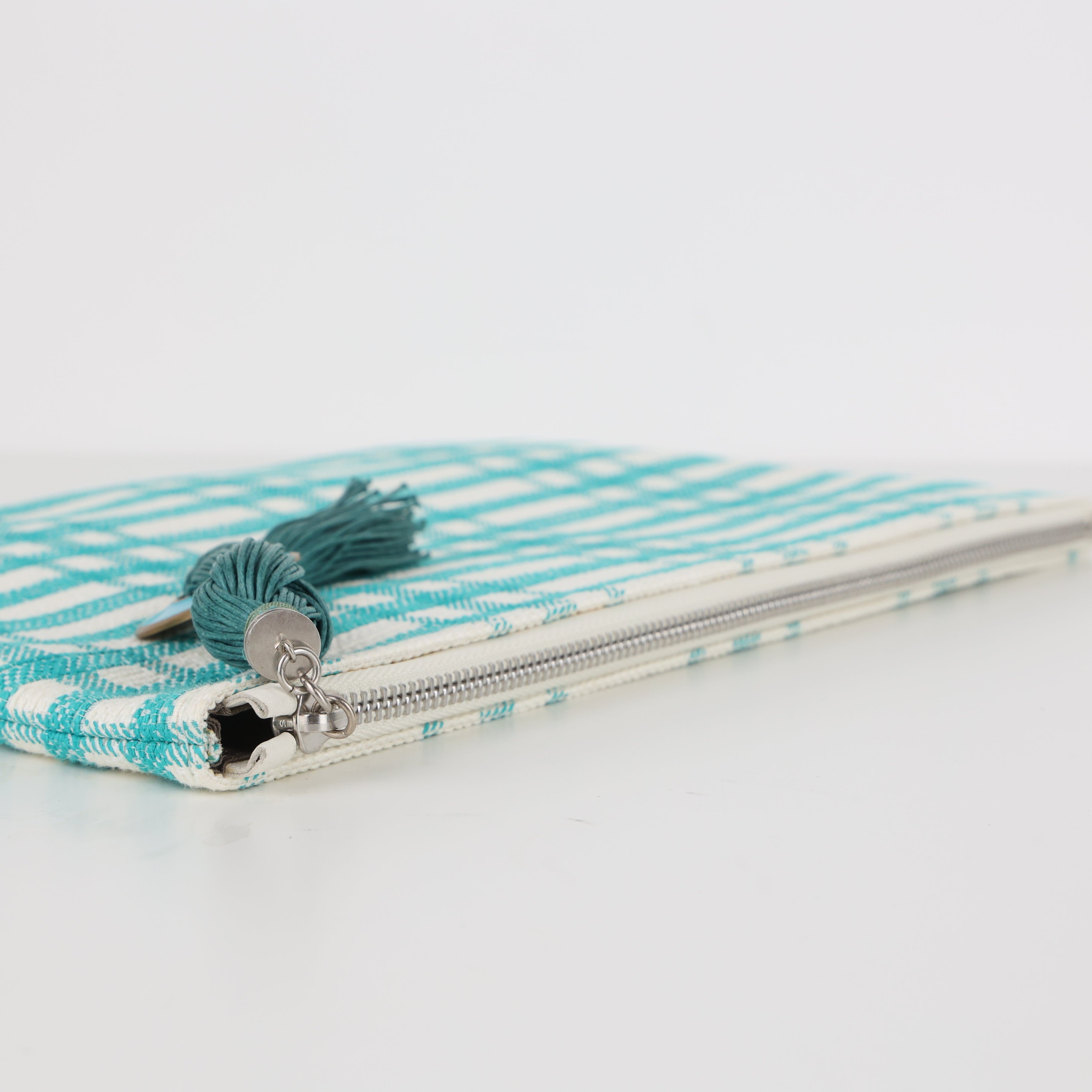 Misela Istanbul, Clutch