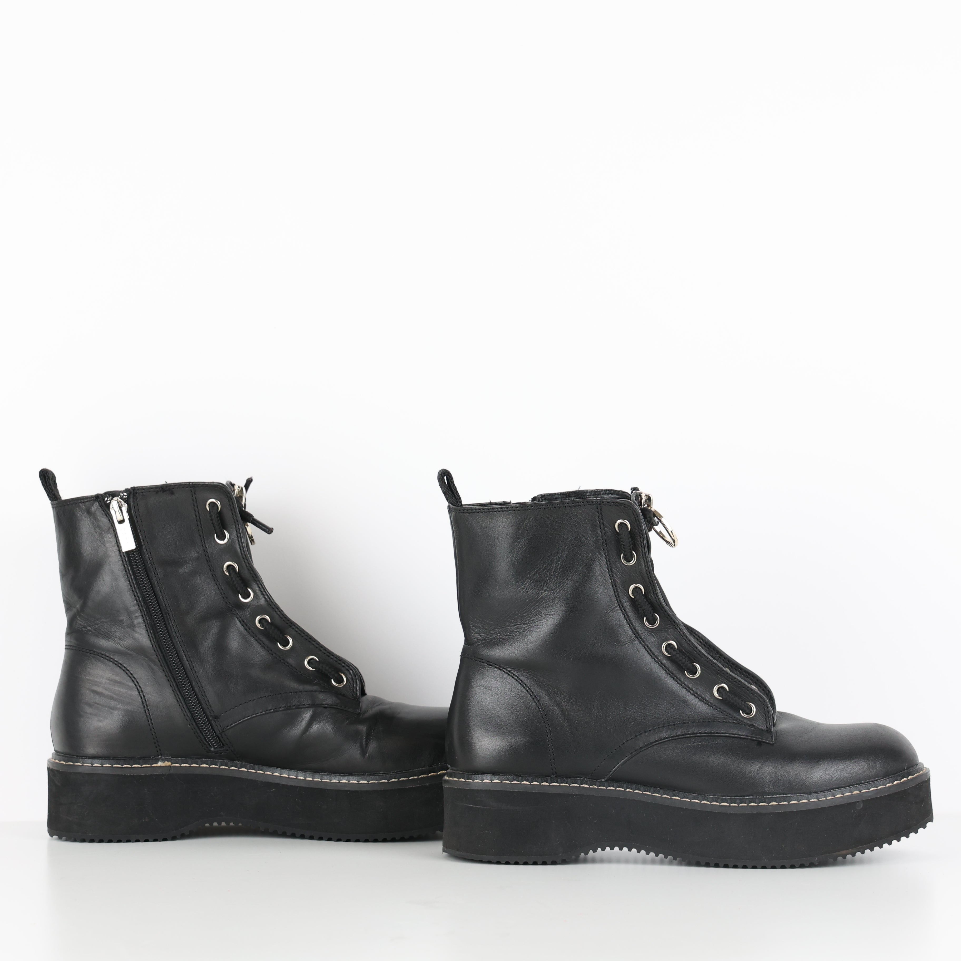 Boots , Shoe Size 38