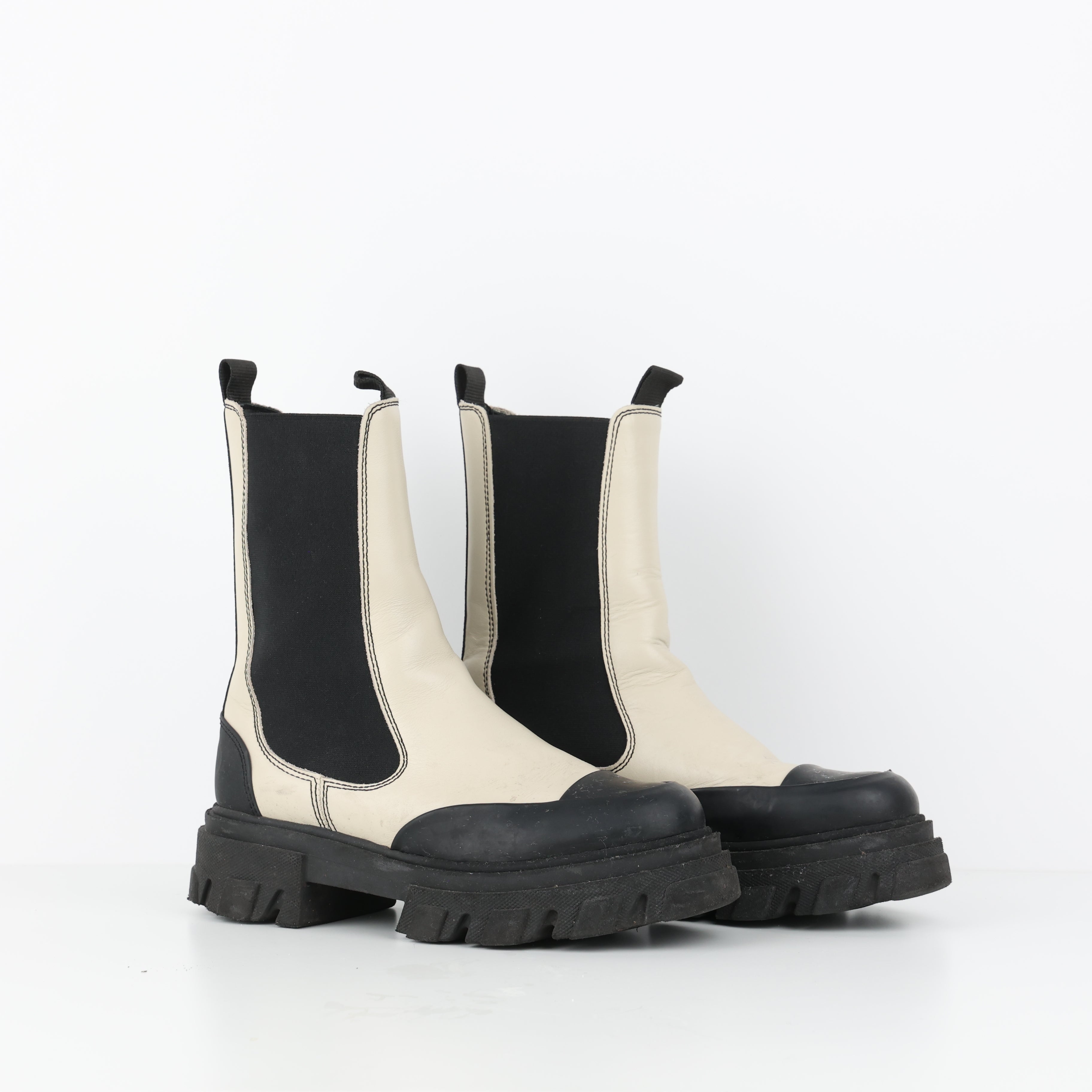 Boots , Shoe Size 39