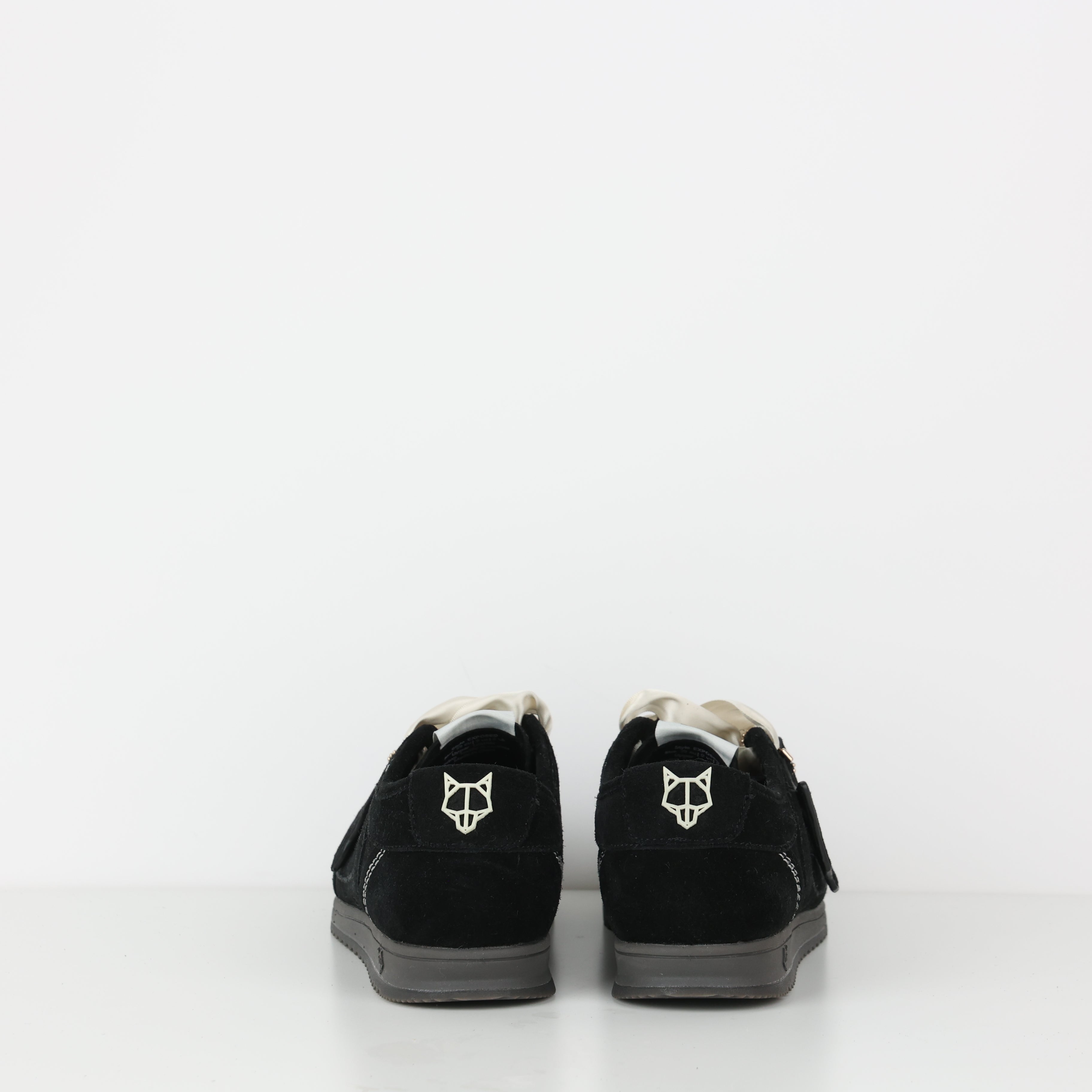 Trainers , Shoe Size 39
