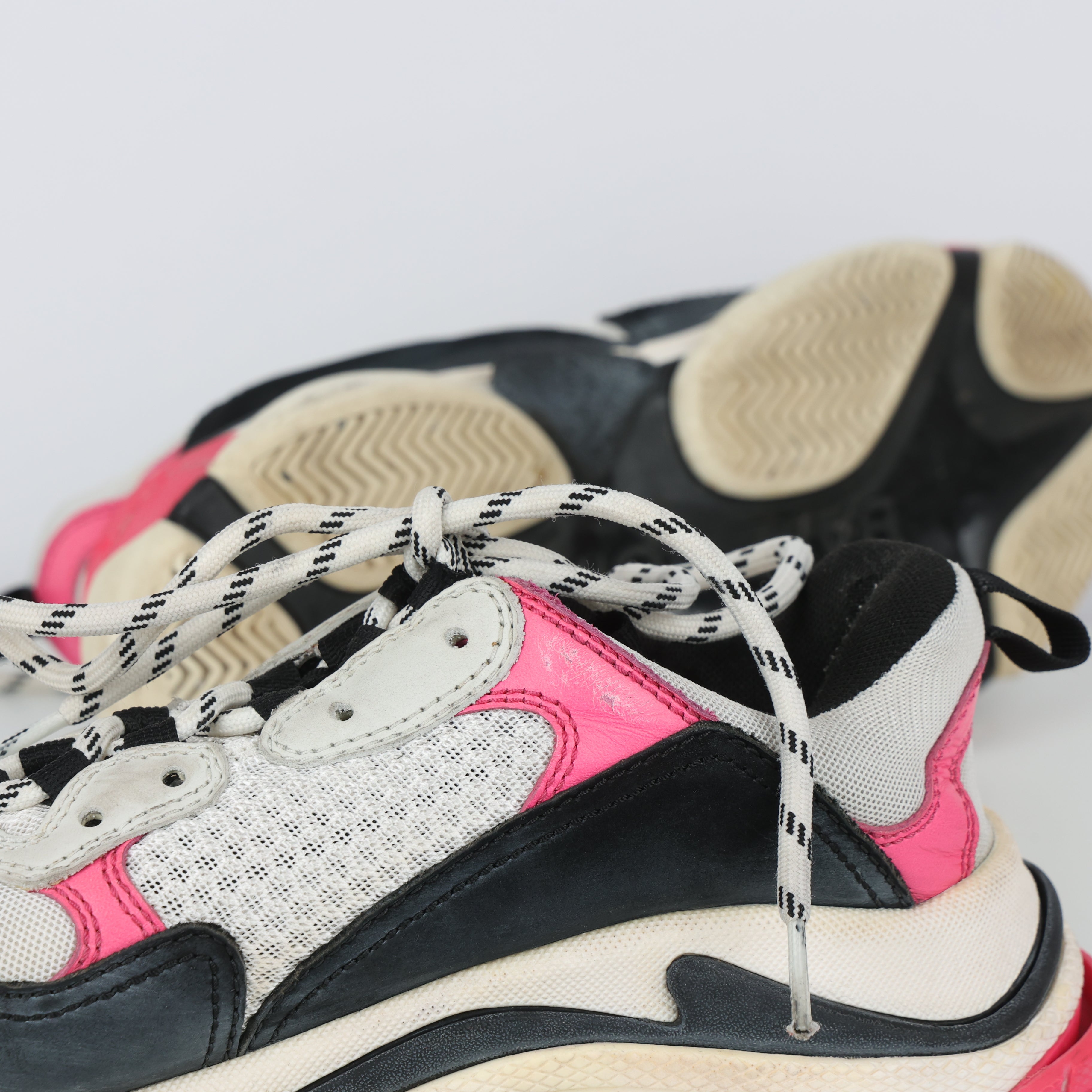 Trainers , Shoe Size 40