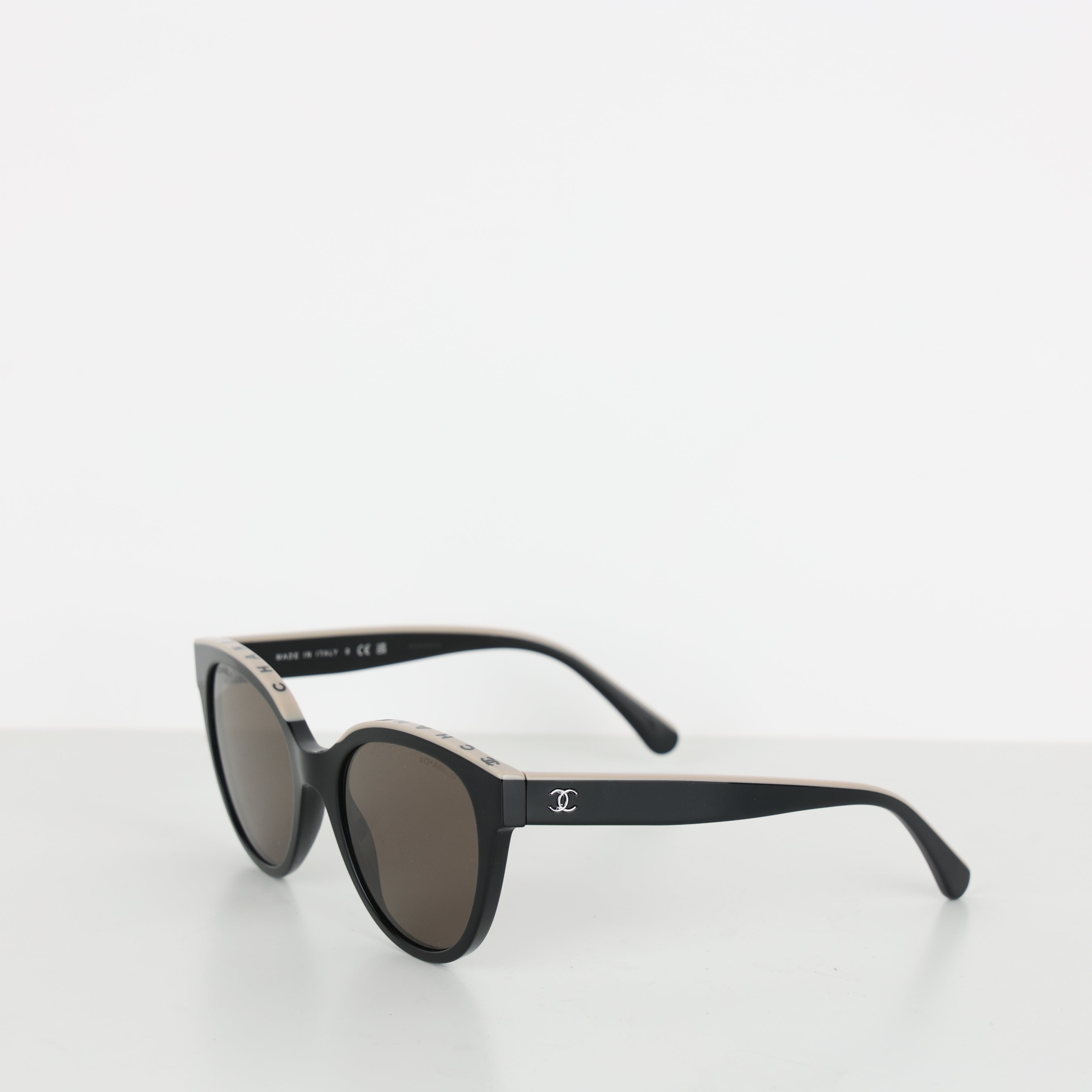 Sunglasses, UK Size One Size