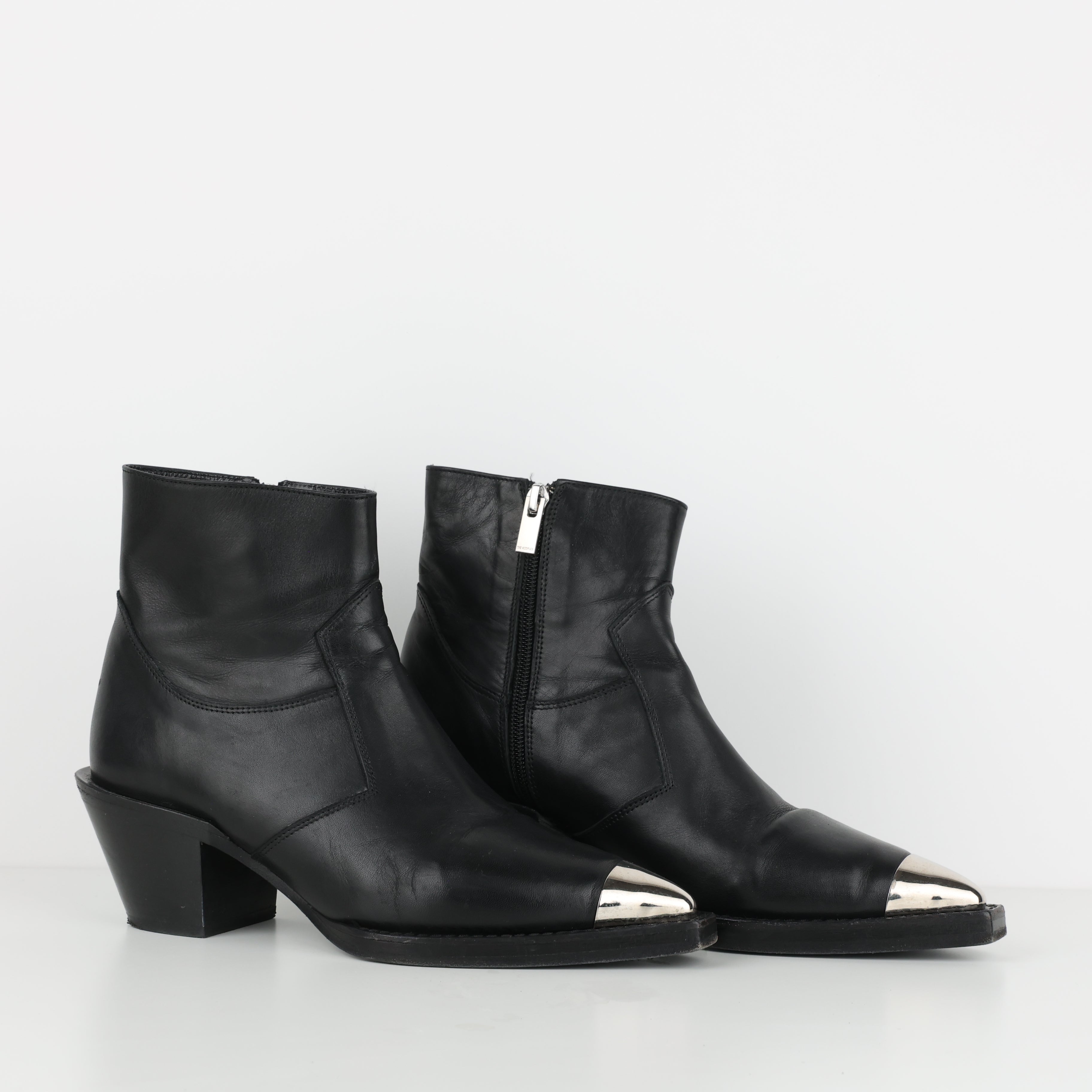 Boots , Shoe Size 38