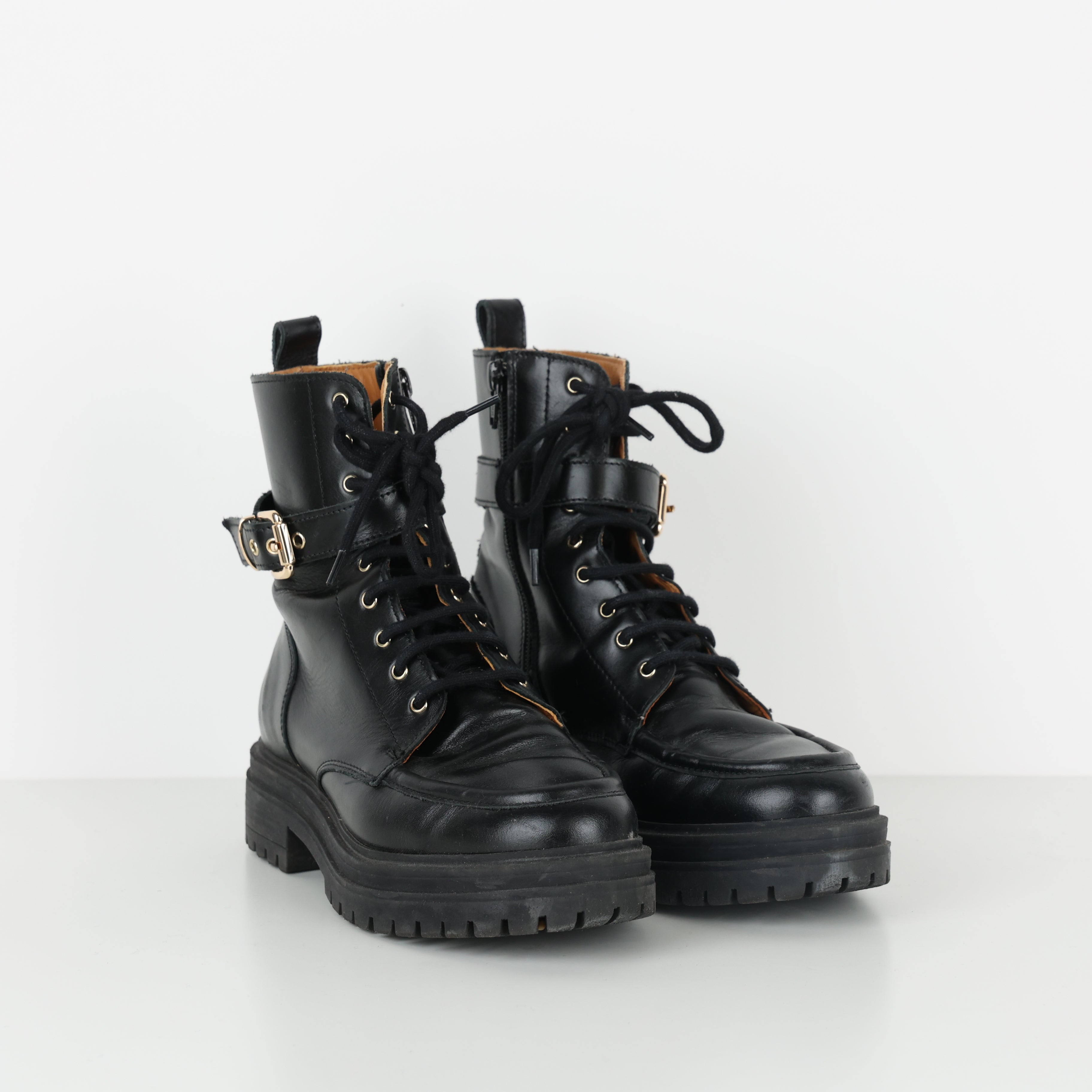 Boots , Shoe Size 38