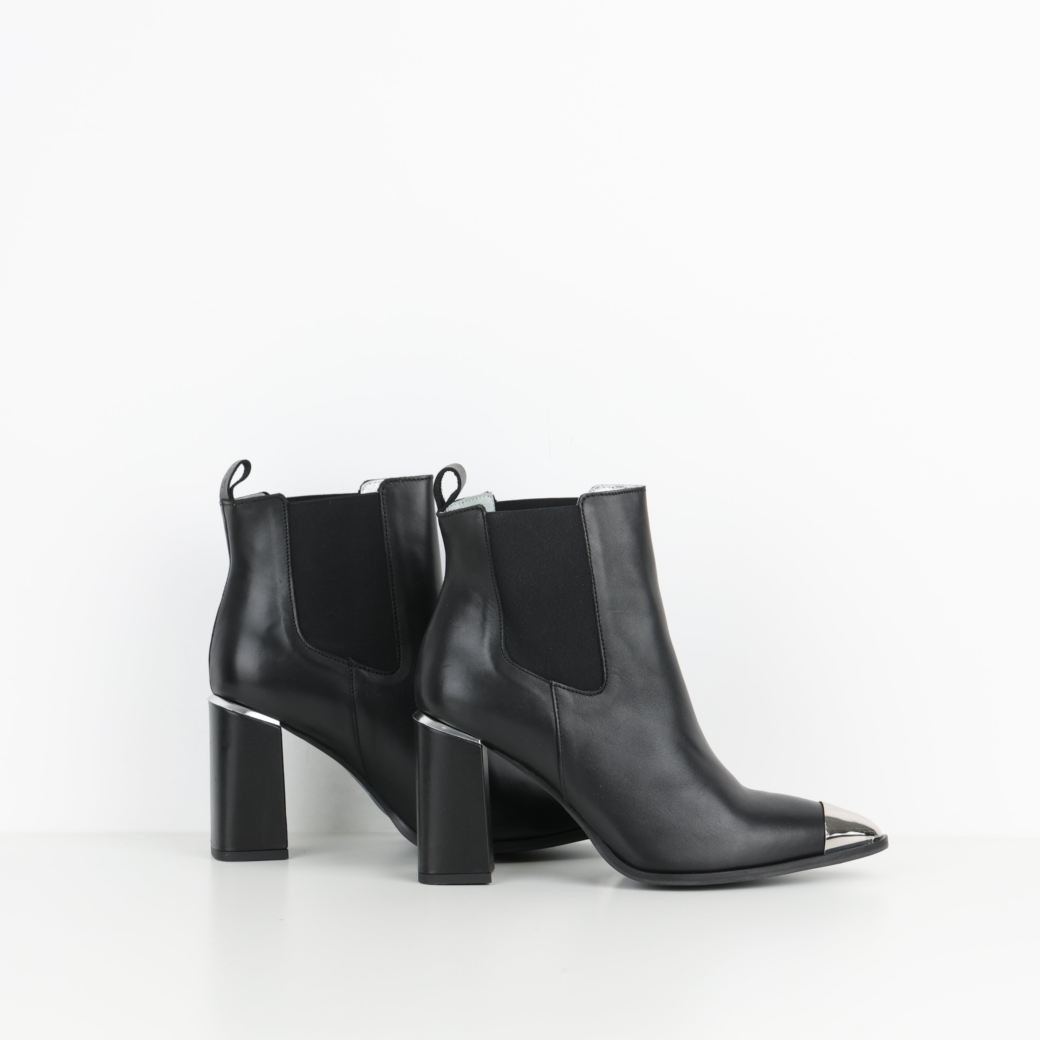 Boots , Shoe Size 39