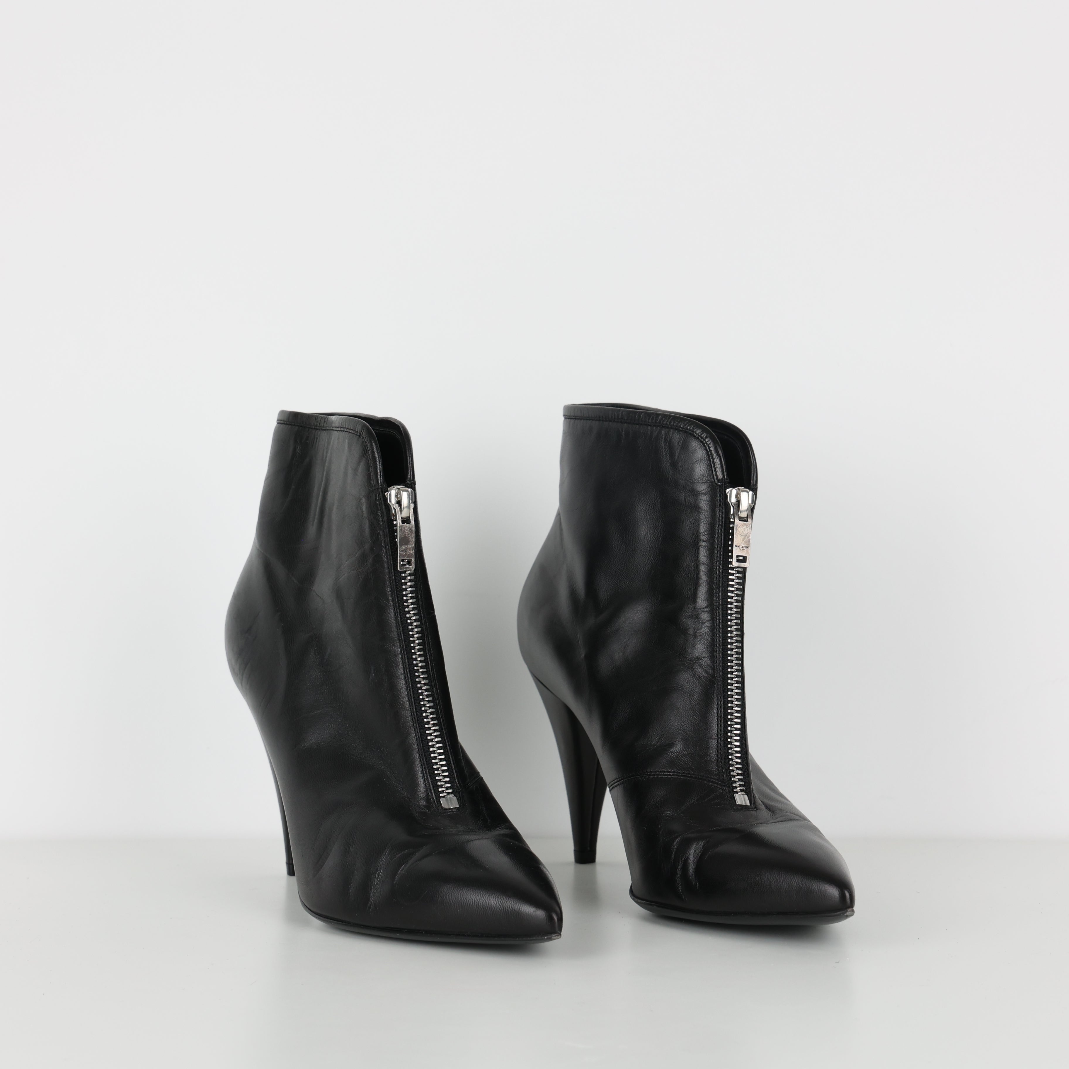 Boots , Shoe Size 38