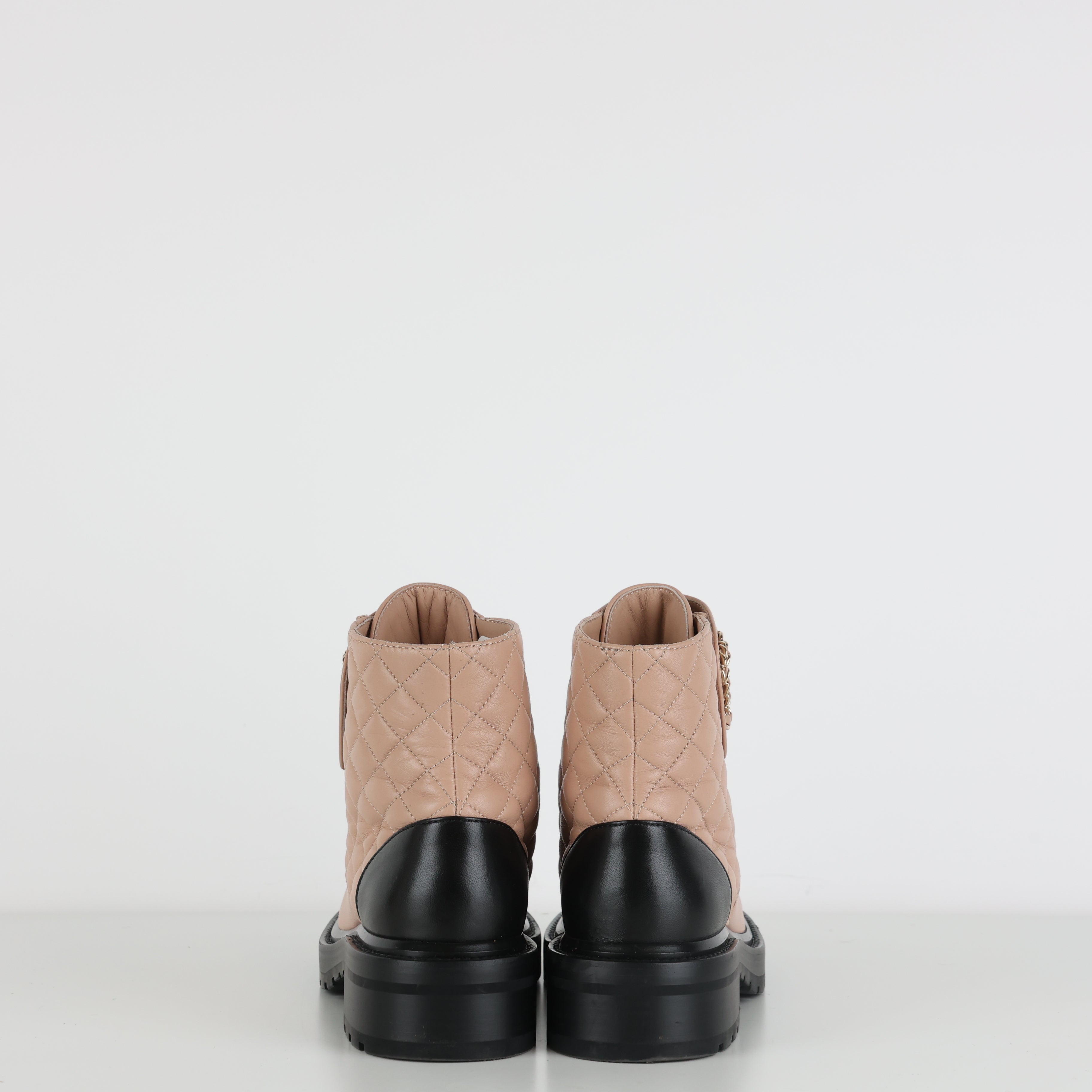 Boots , Shoe Size 37