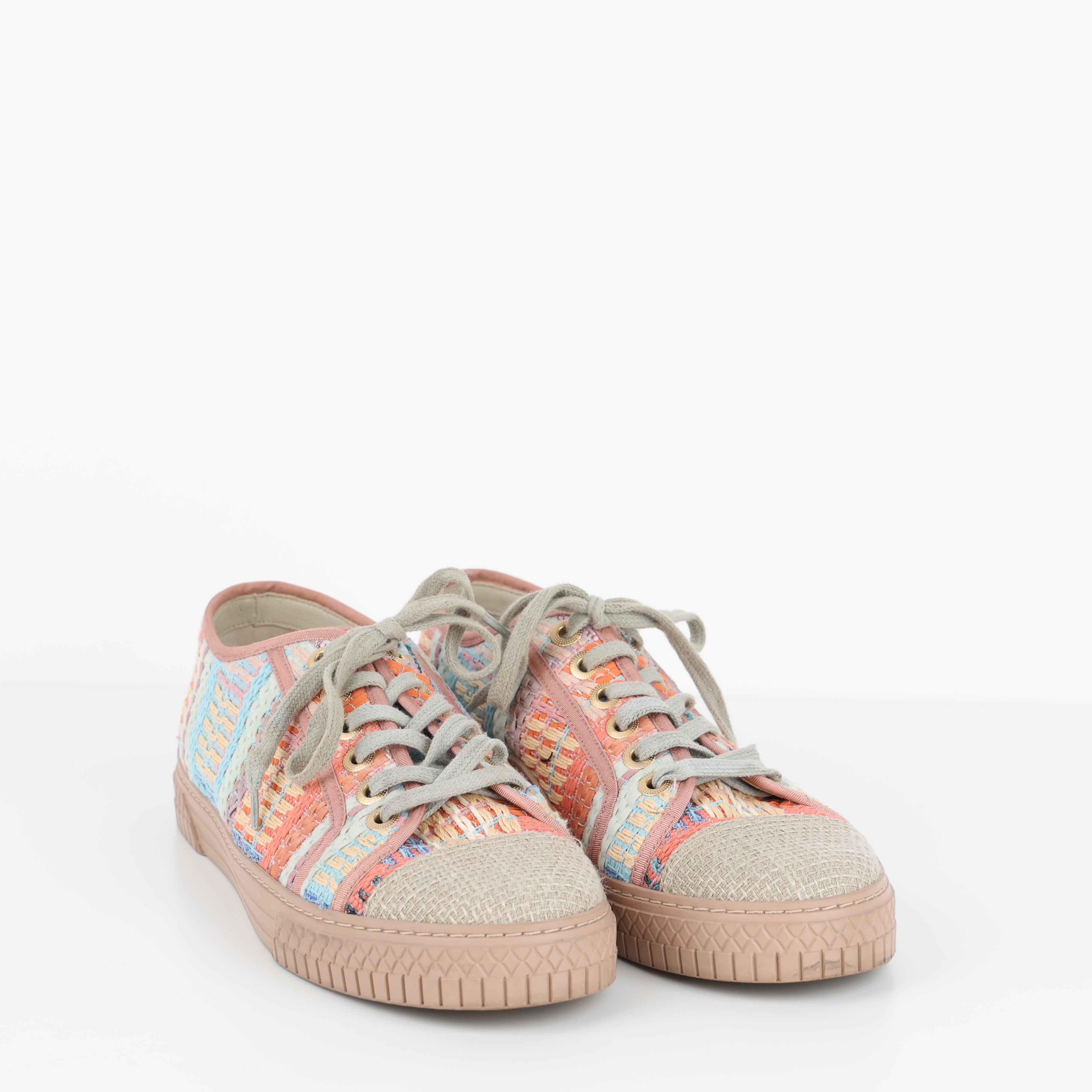 Trainers , Shoe Size 39