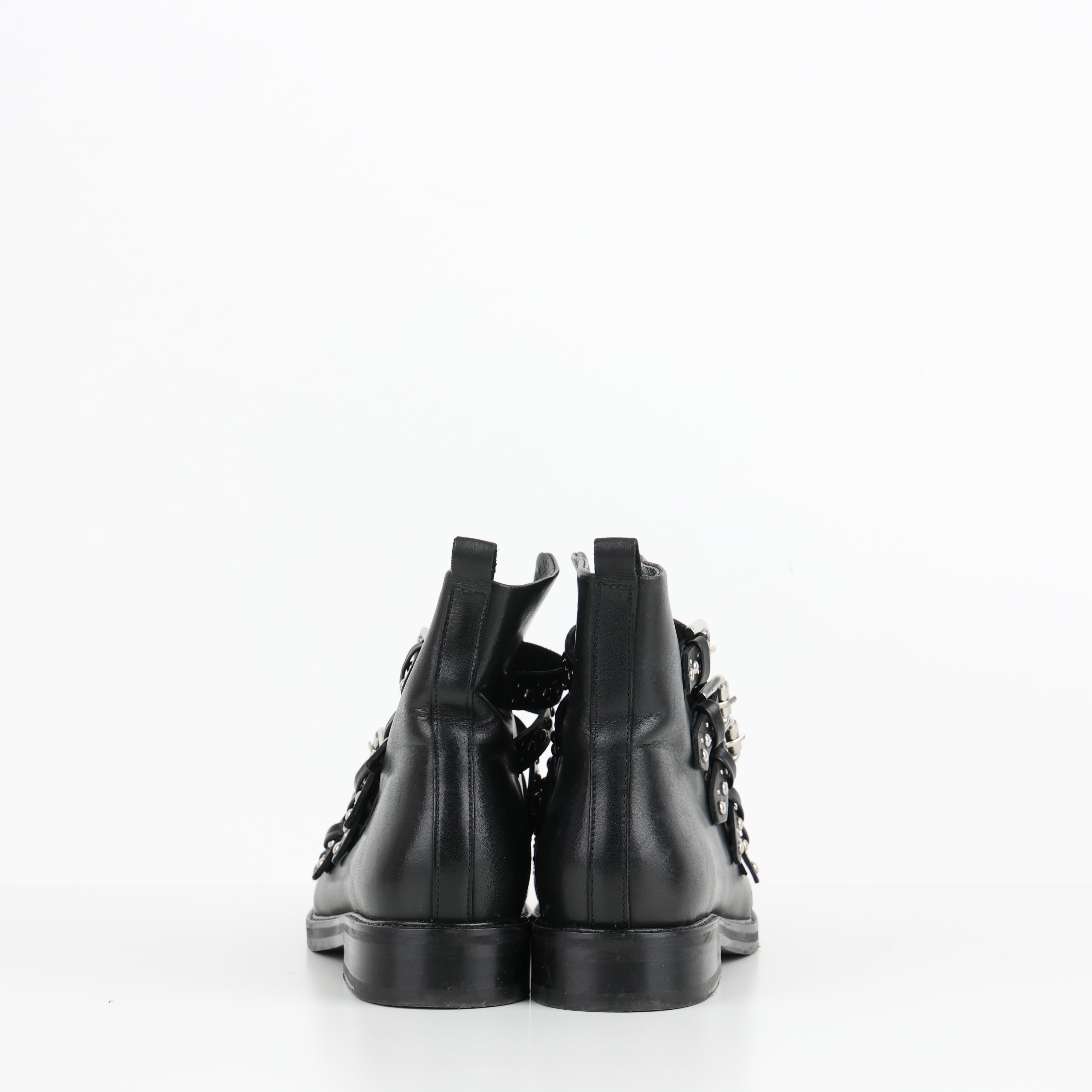 Boots , Shoe Size 38