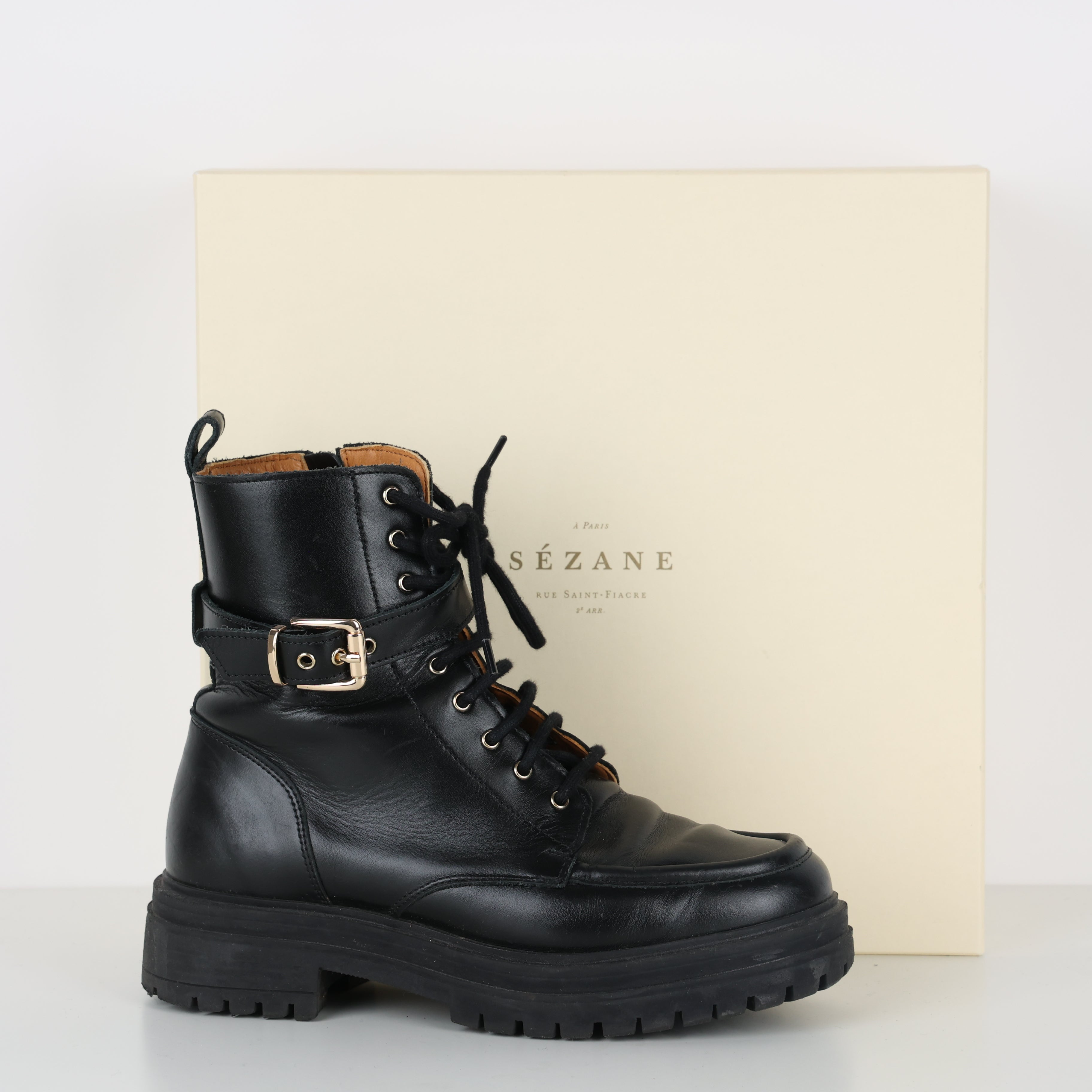Boots , Shoe Size 38