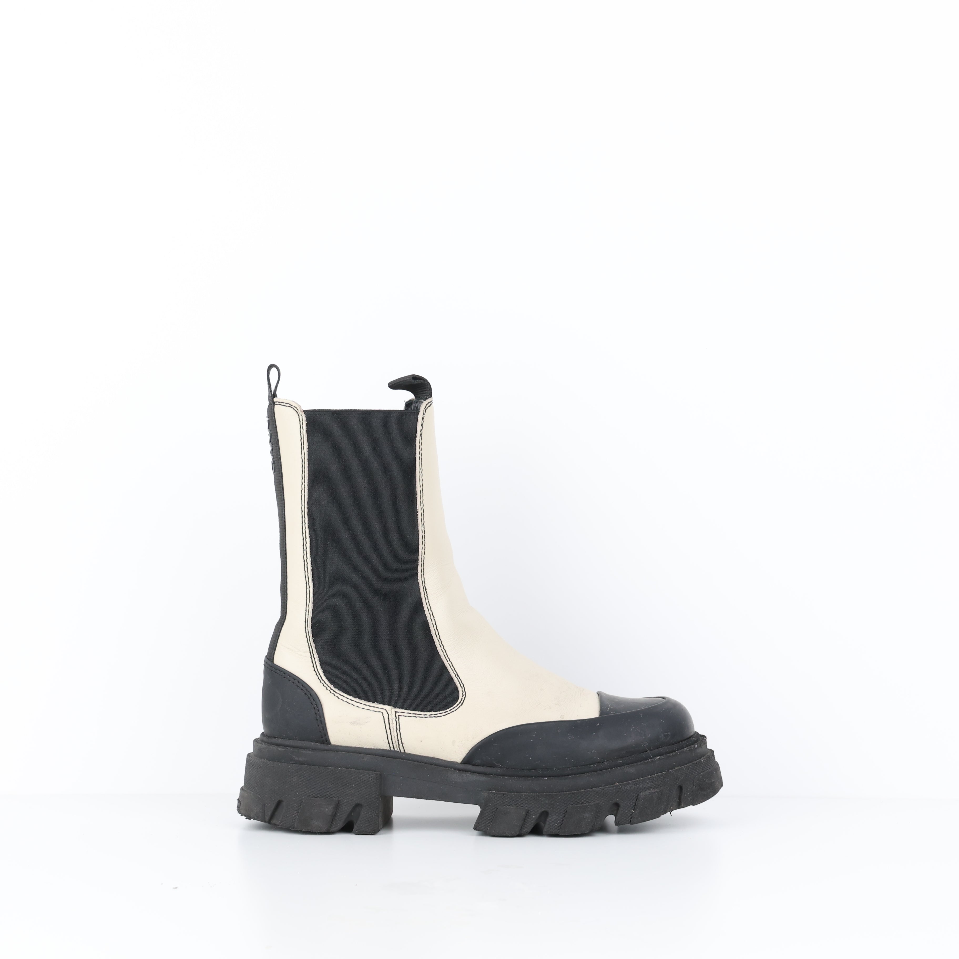 Boots , Shoe Size 39