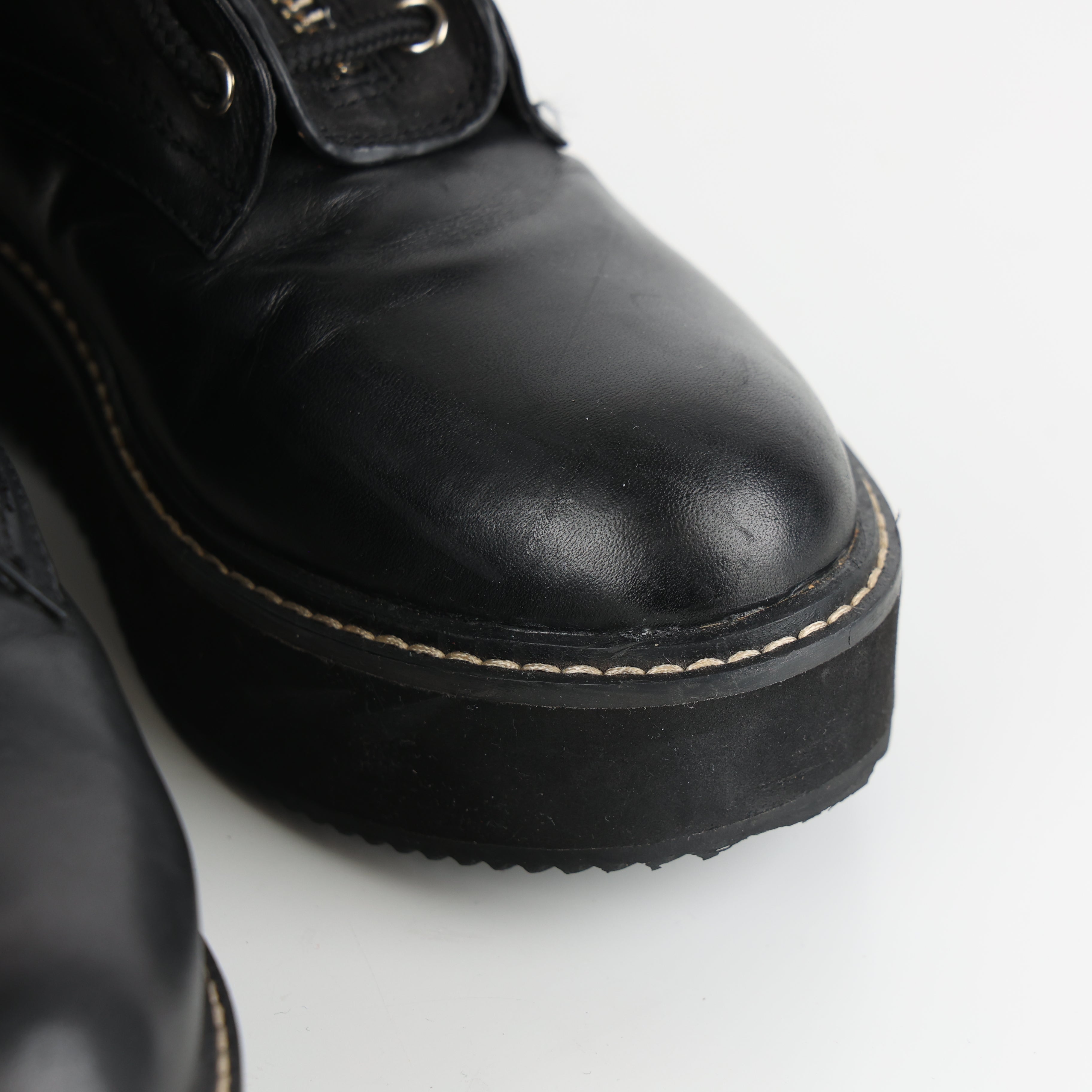 Boots , Shoe Size 38