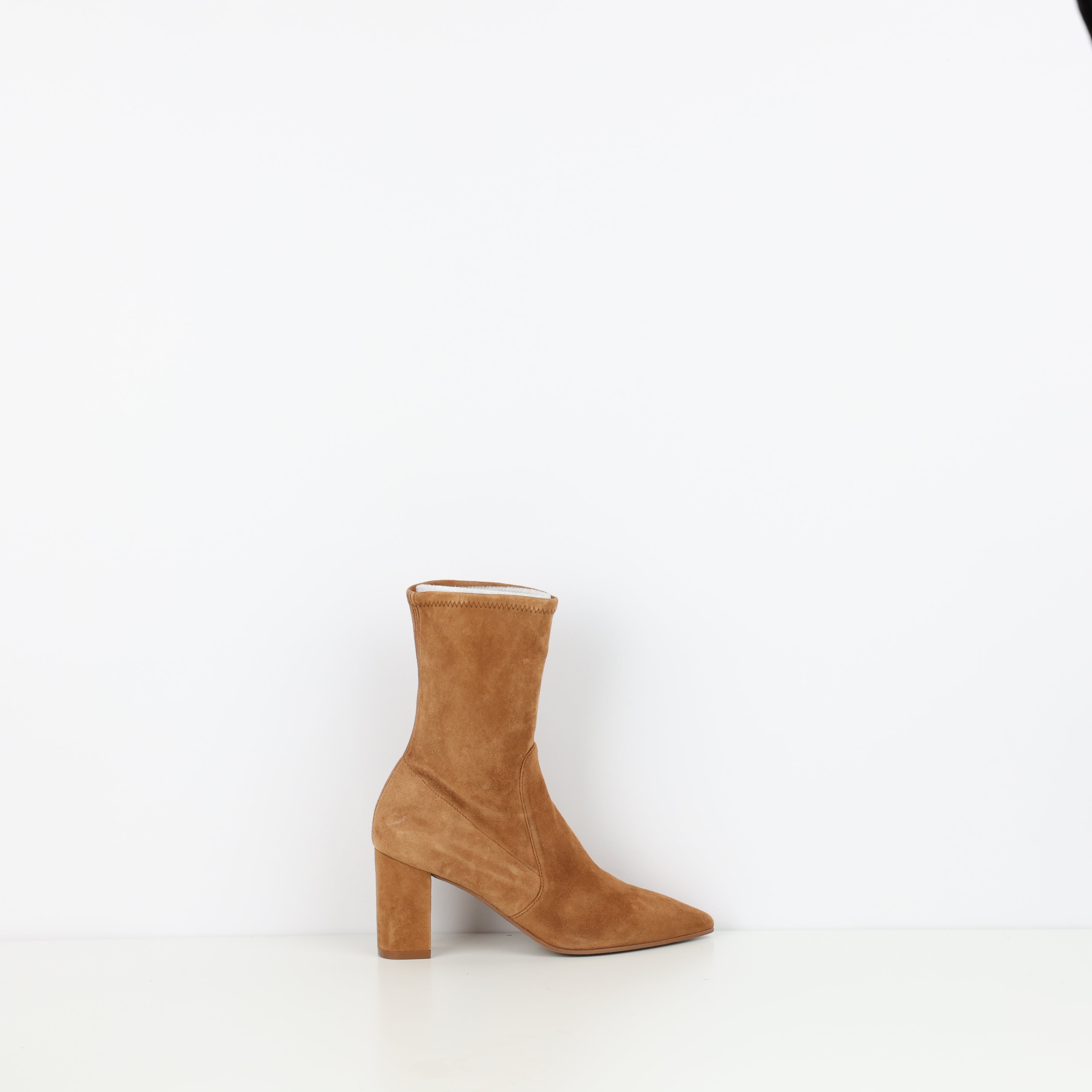 Boots , Shoe Size 37