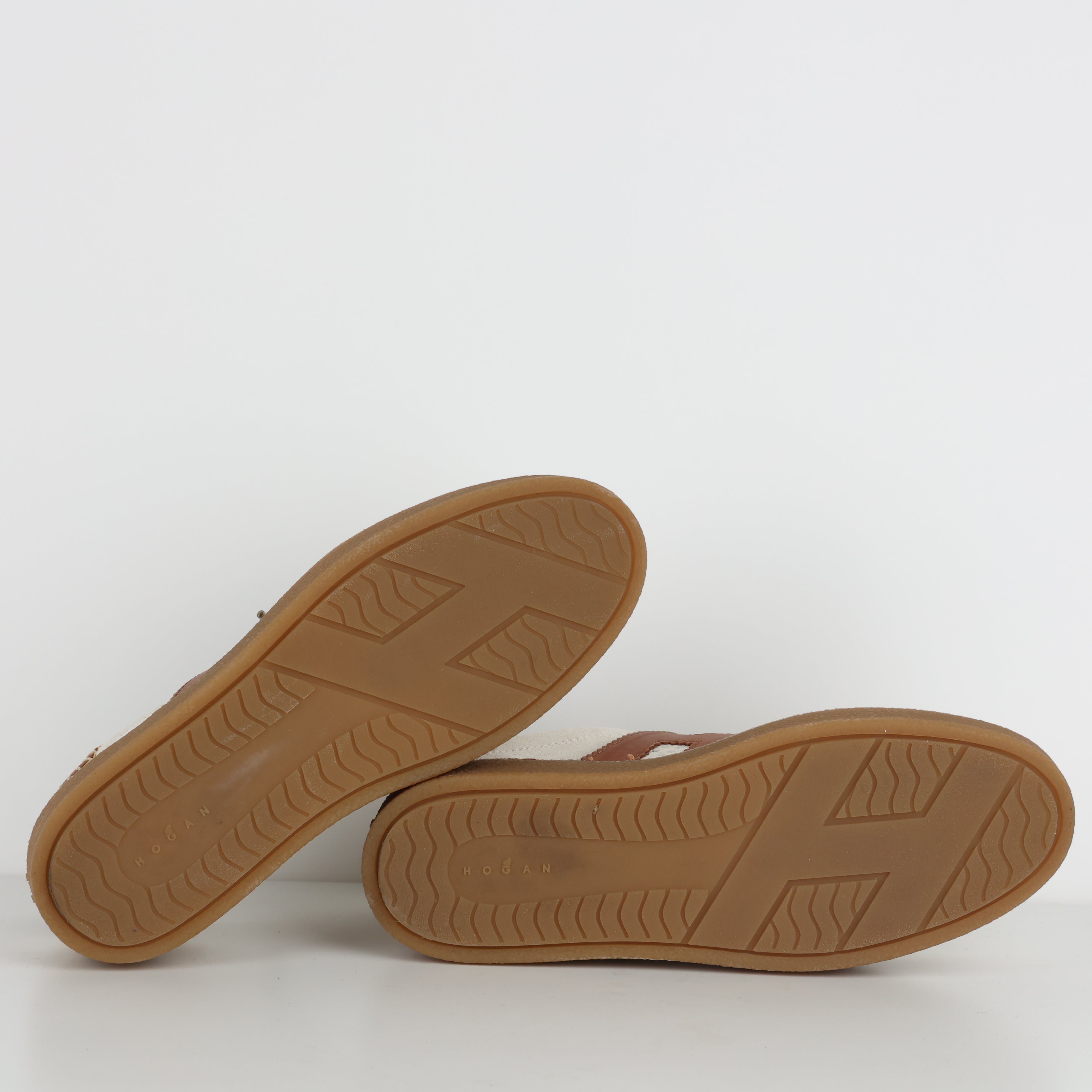 Trainers , Shoe Size 40