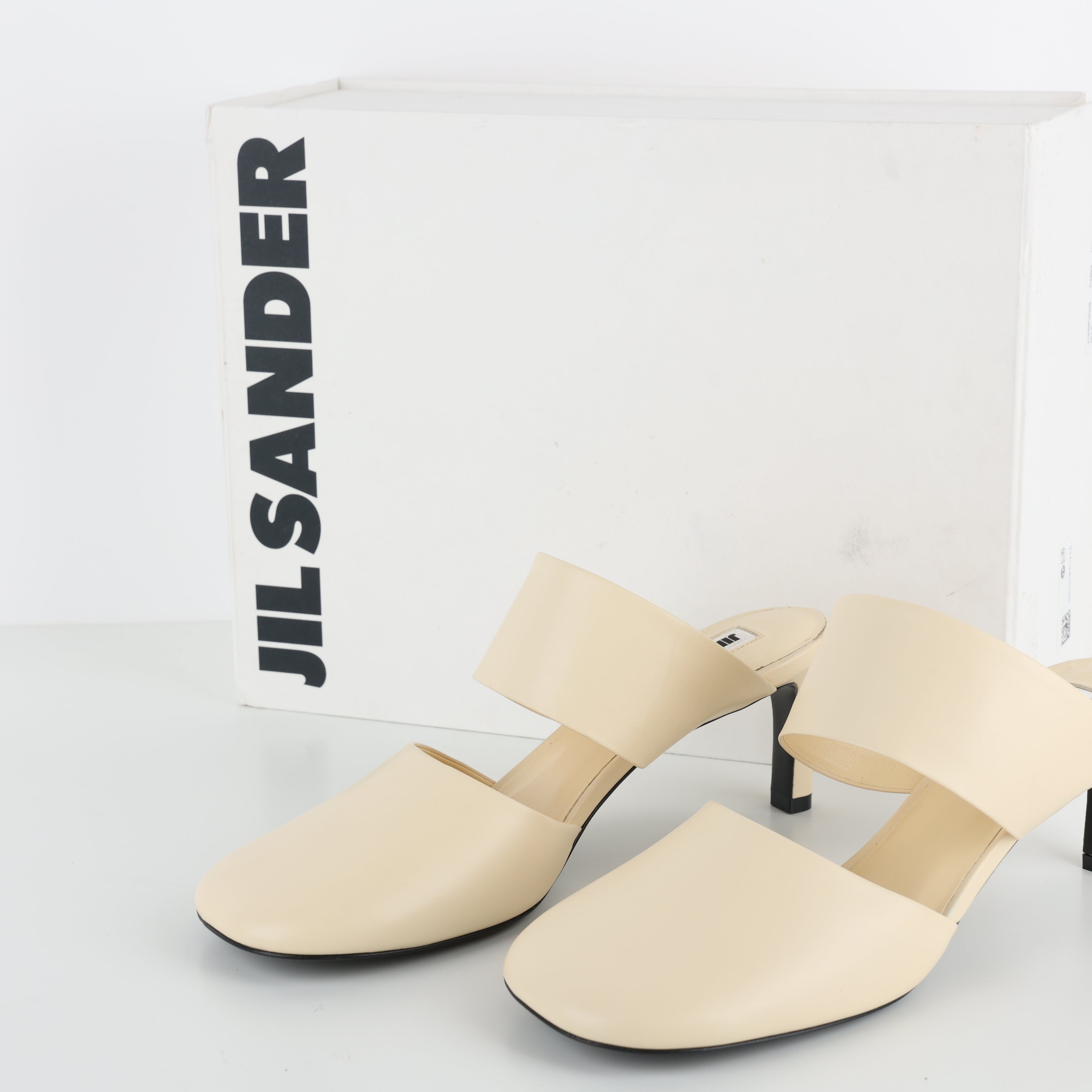 Heels , Shoe Size 38