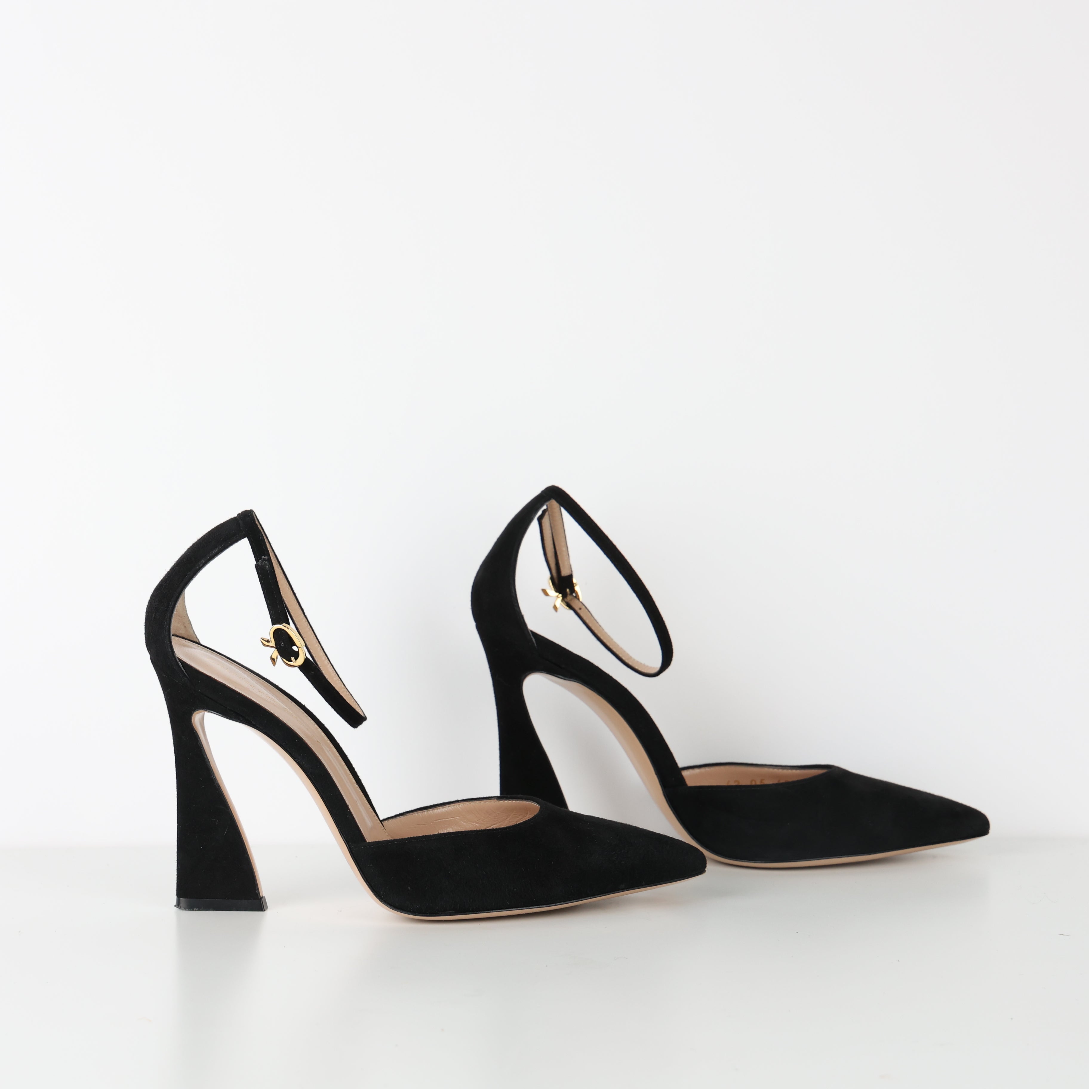 Heels , Shoe Size 38