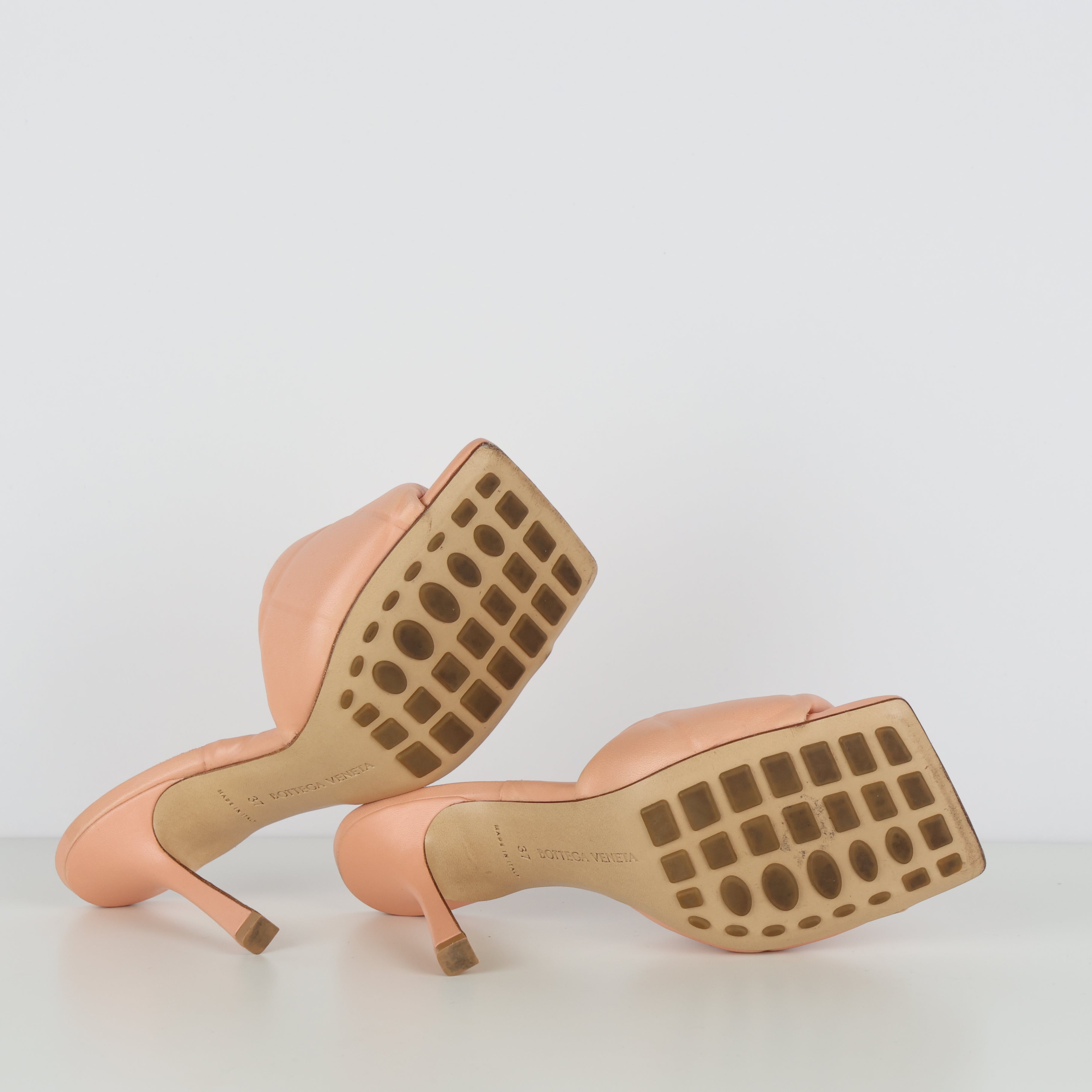 Heels , Shoe Size 37
