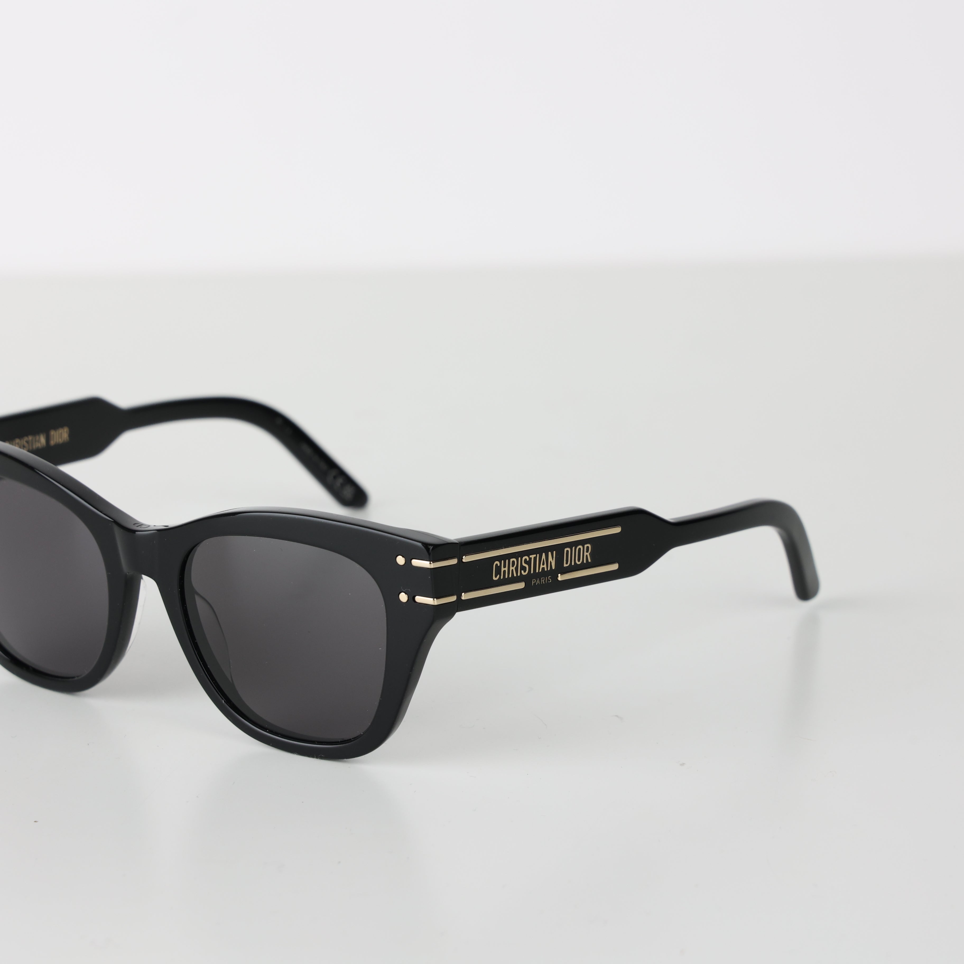 Sunglasses, UK Size One Size