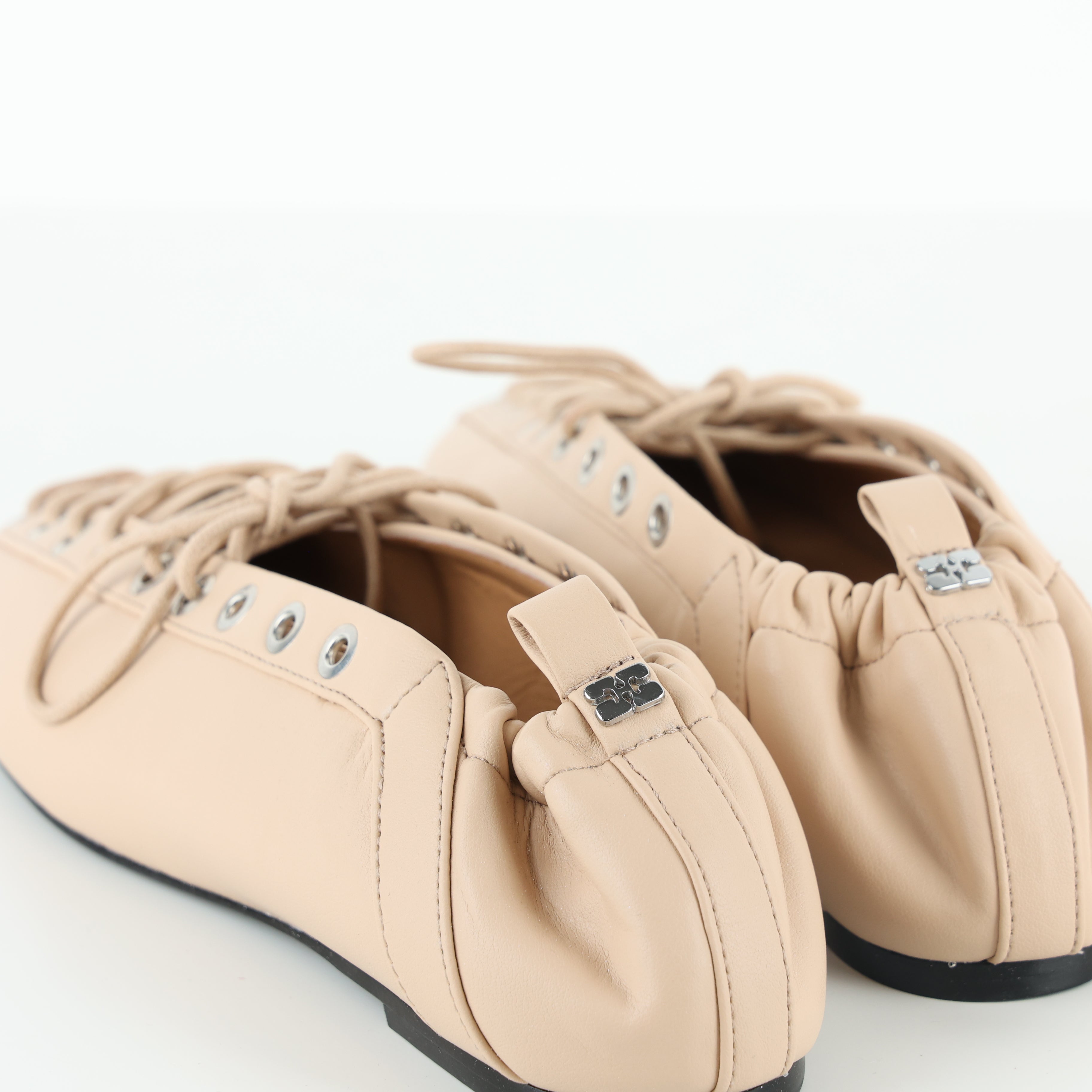 Flats , Shoe Size 38