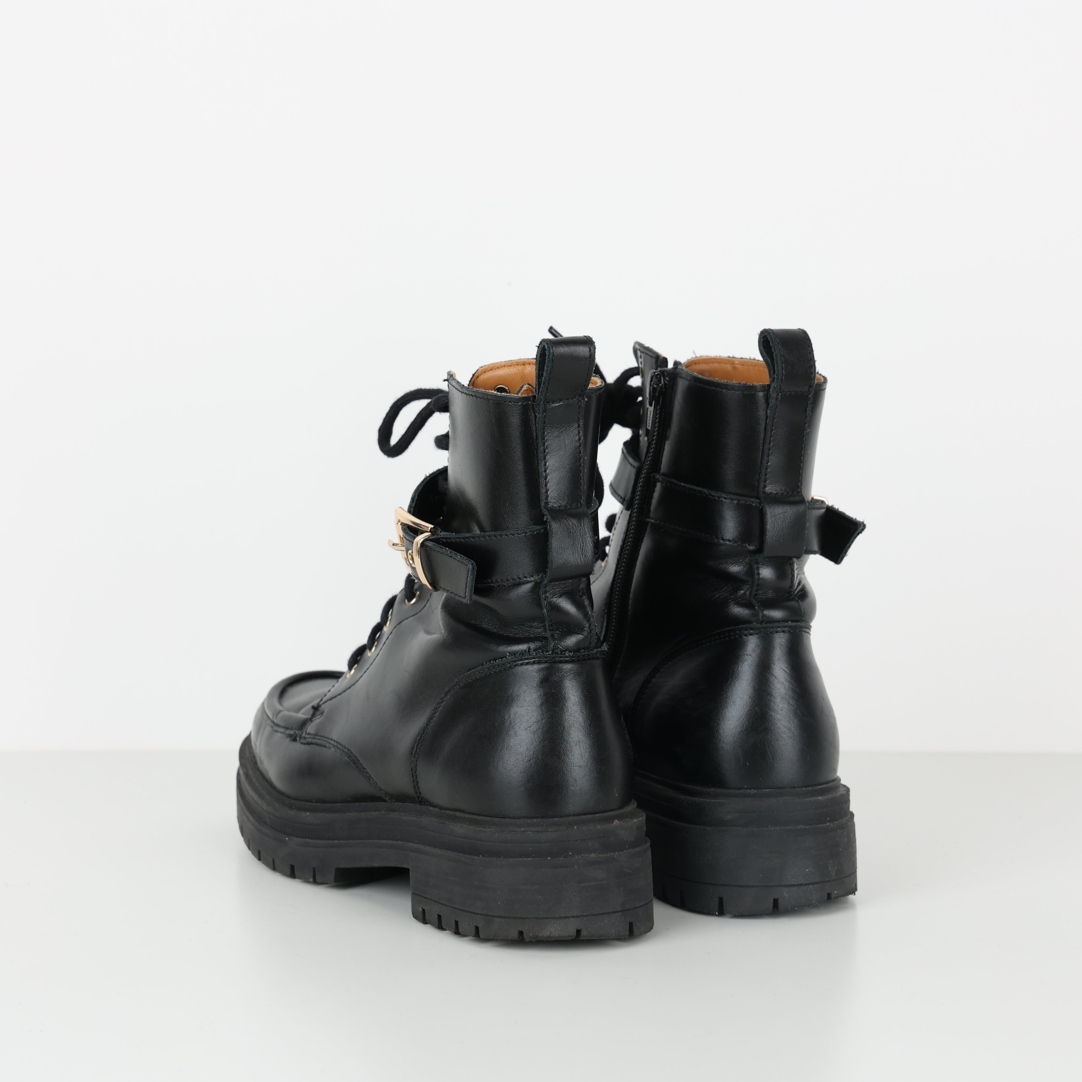 Boots , Shoe Size 38