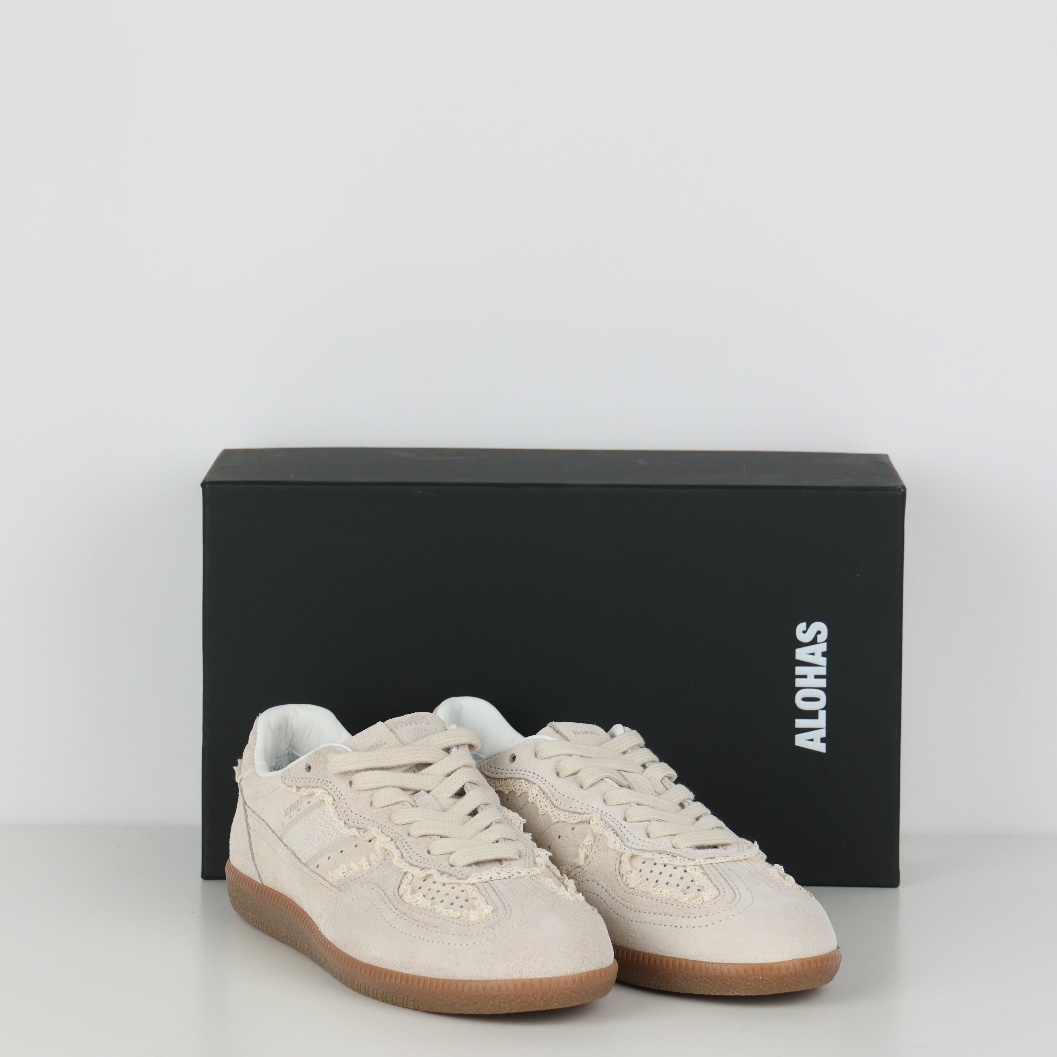 Trainers , Shoe Size 38