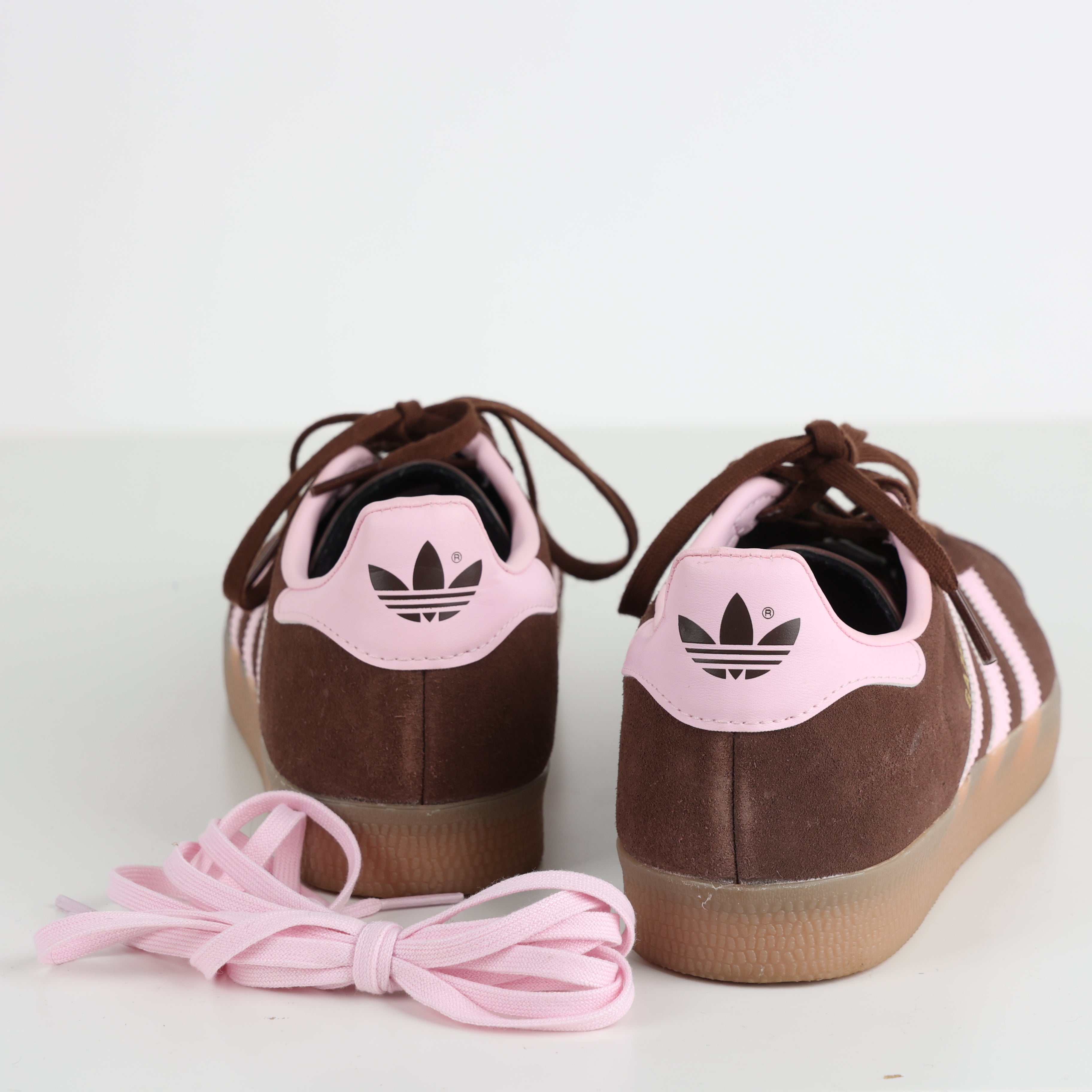 Trainers , Shoe Size 39